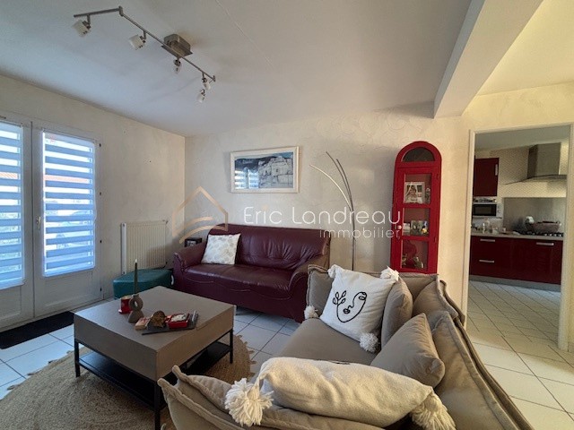 Maison familiale lumineuse ( 5 pièces)   Bourg-sous-la-Roche — photo 3