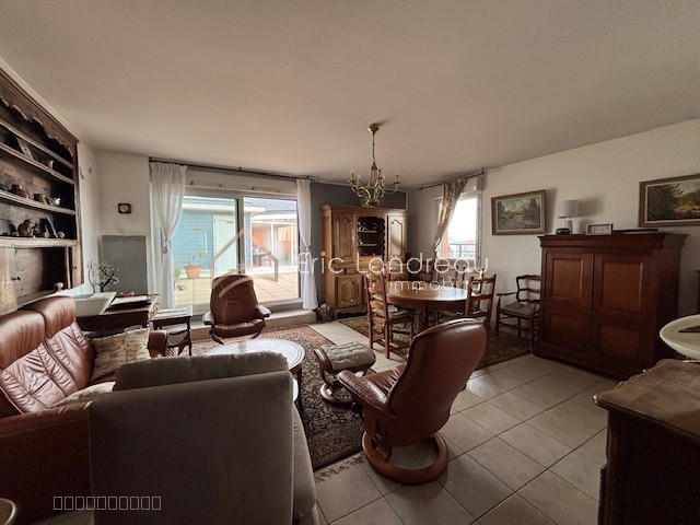 Appartement T4 avec une grande terrasse — photo 4