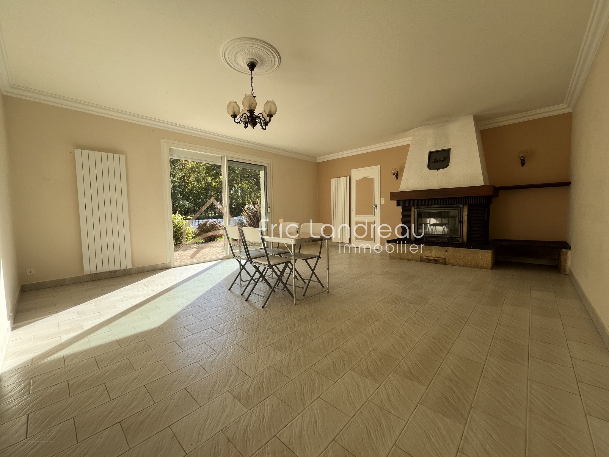 Maison familiale de quatre chambres avec grandes dépendances et possibilité de détachement de terrain à bâtir. — photo 2