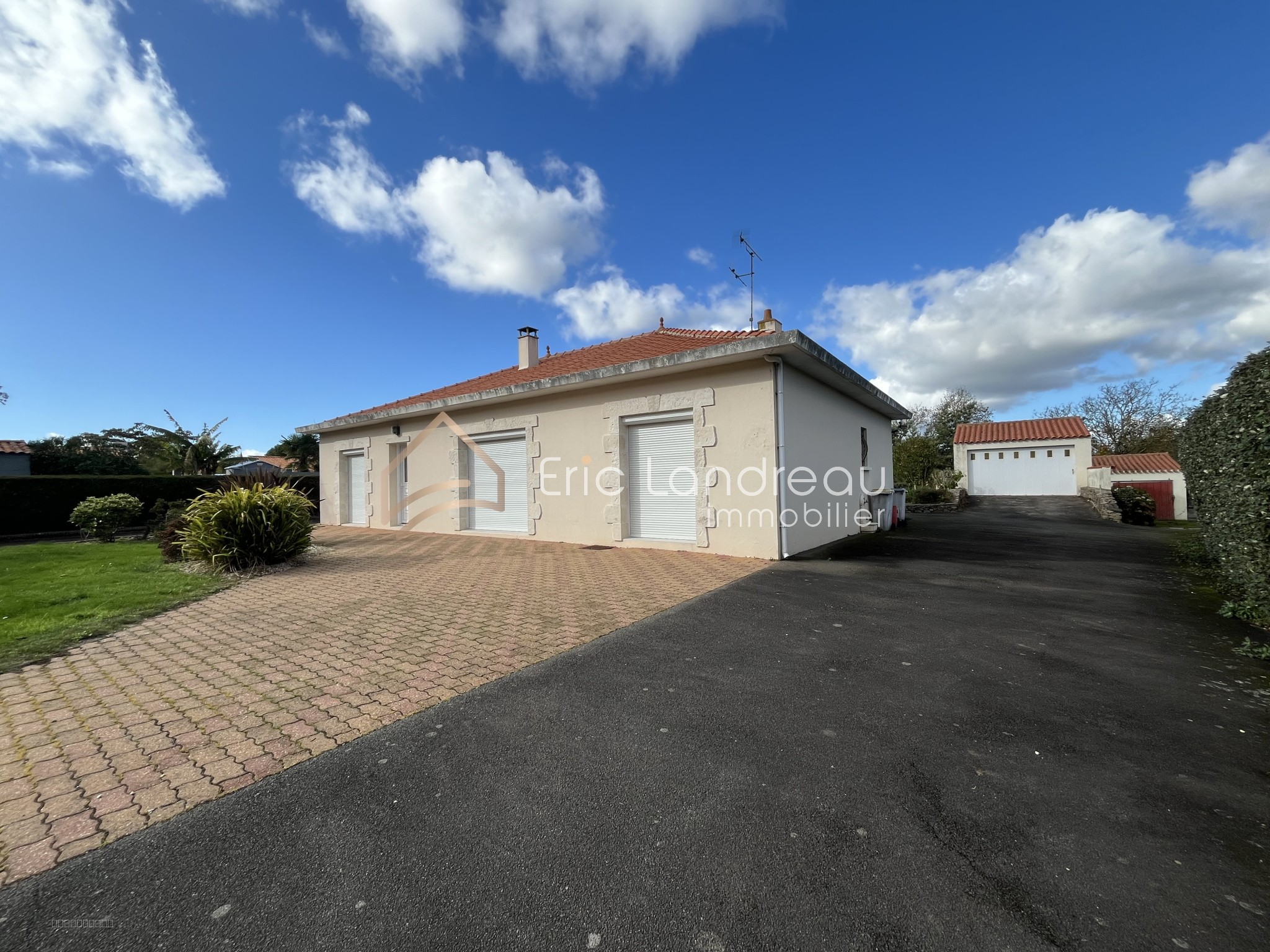 Maison familiale de quatre chambres avec grandes dépendances et possibilité de détachement de terrain à bâtir. — photo 4