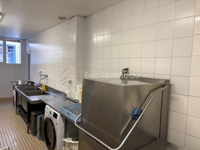 Ensemble immobilier avec local commercial, appartements, bureaux... — photo 9