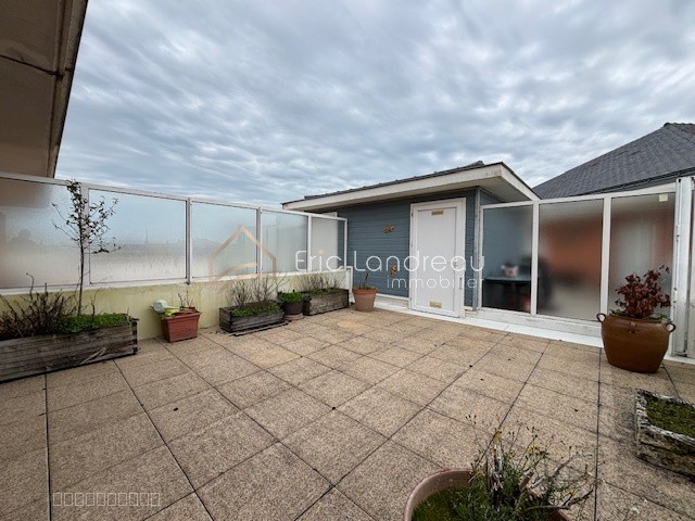 Appartement T4 avec une grande terrasse — photo 14