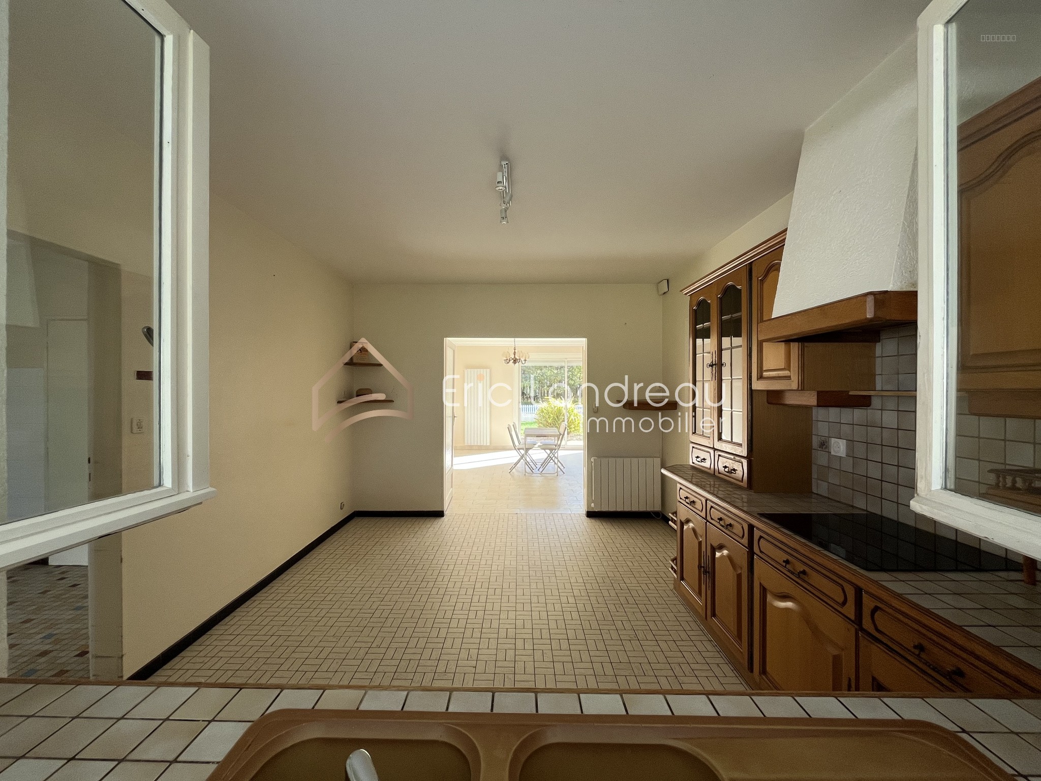 Maison familiale de quatre chambres avec grandes dépendances et possibilité de détachement de terrain à bâtir. — photo 7