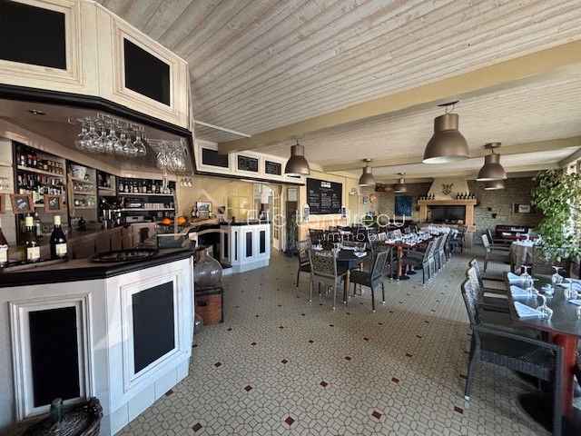 Ensemble immobilier avec local commercial, appartements, bureaux... — photo 3