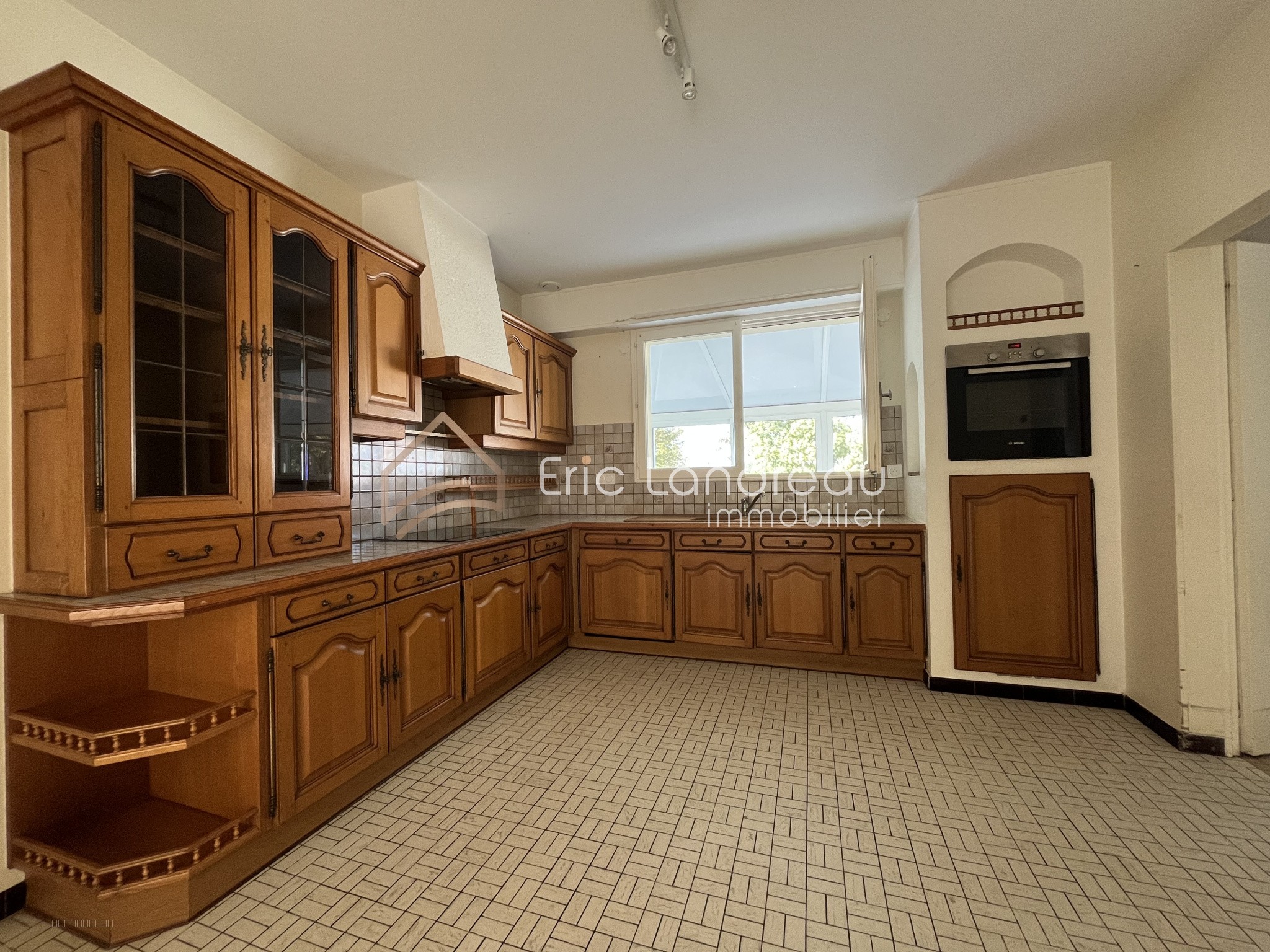Maison familiale de quatre chambres avec grandes dépendances et possibilité de détachement de terrain à bâtir. — photo 12