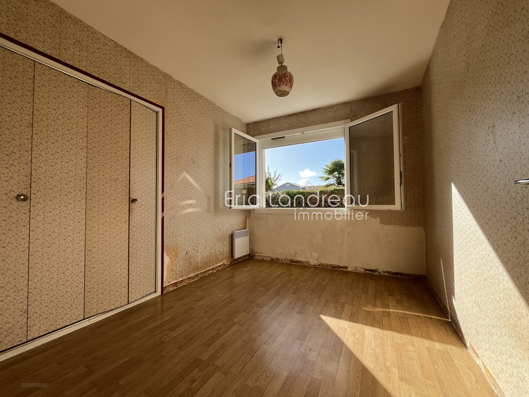 Maison familiale de quatre chambres avec grandes dépendances et possibilité de détachement de terrain à bâtir. — photo 14