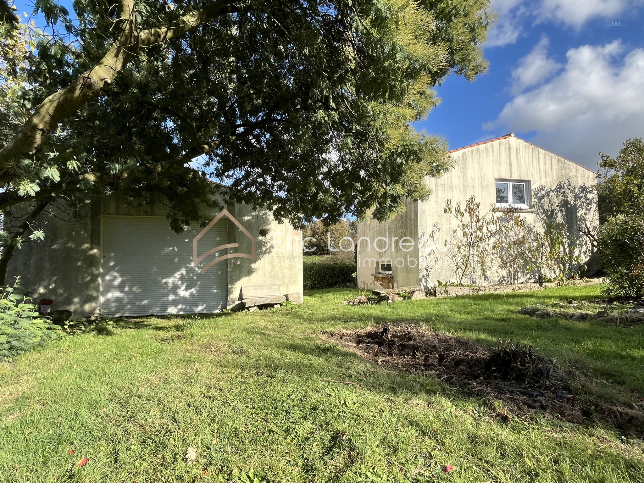 Maison familiale de quatre chambres avec grandes dépendances et possibilité de détachement de terrain à bâtir. — photo 9