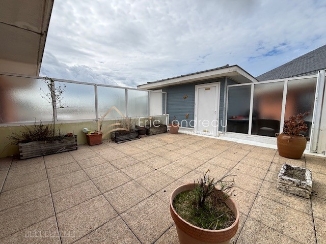 Appartement T4 avec une grande terrasse — photo 12