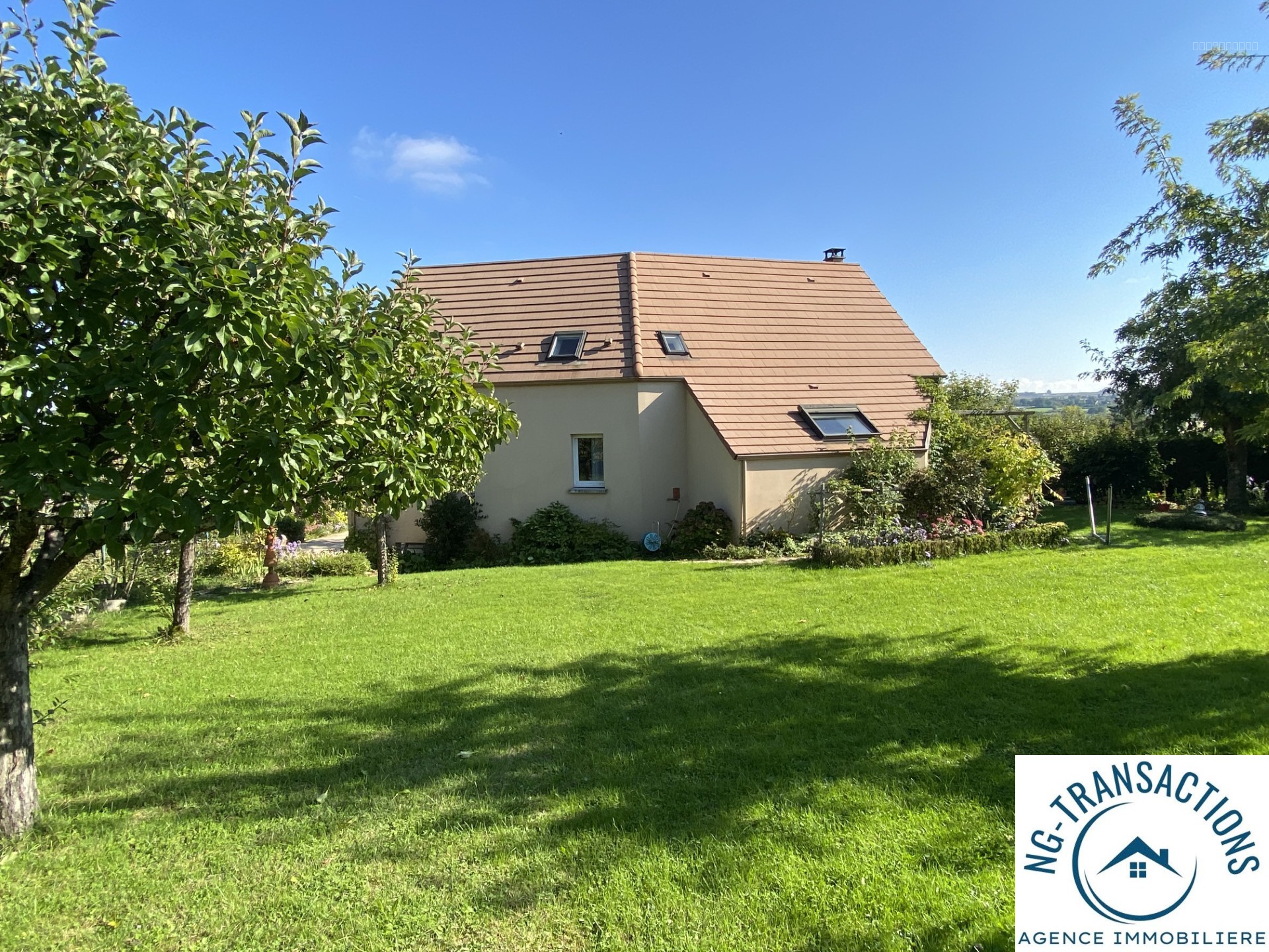 MAISON CONTEMPORAINE AVEC VUE SUR LA CAMPAGNE — photo 3