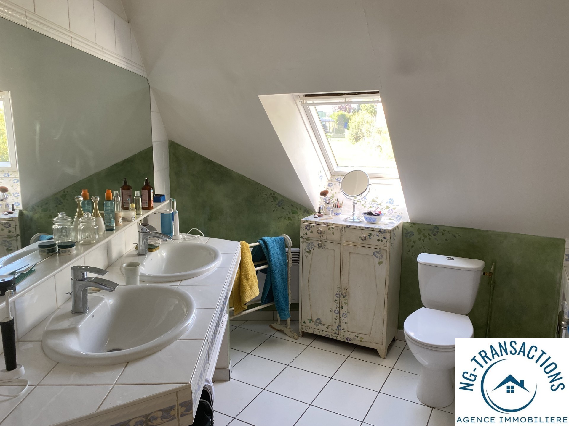 MAISON CONTEMPORAINE AVEC VUE SUR LA CAMPAGNE — photo 16