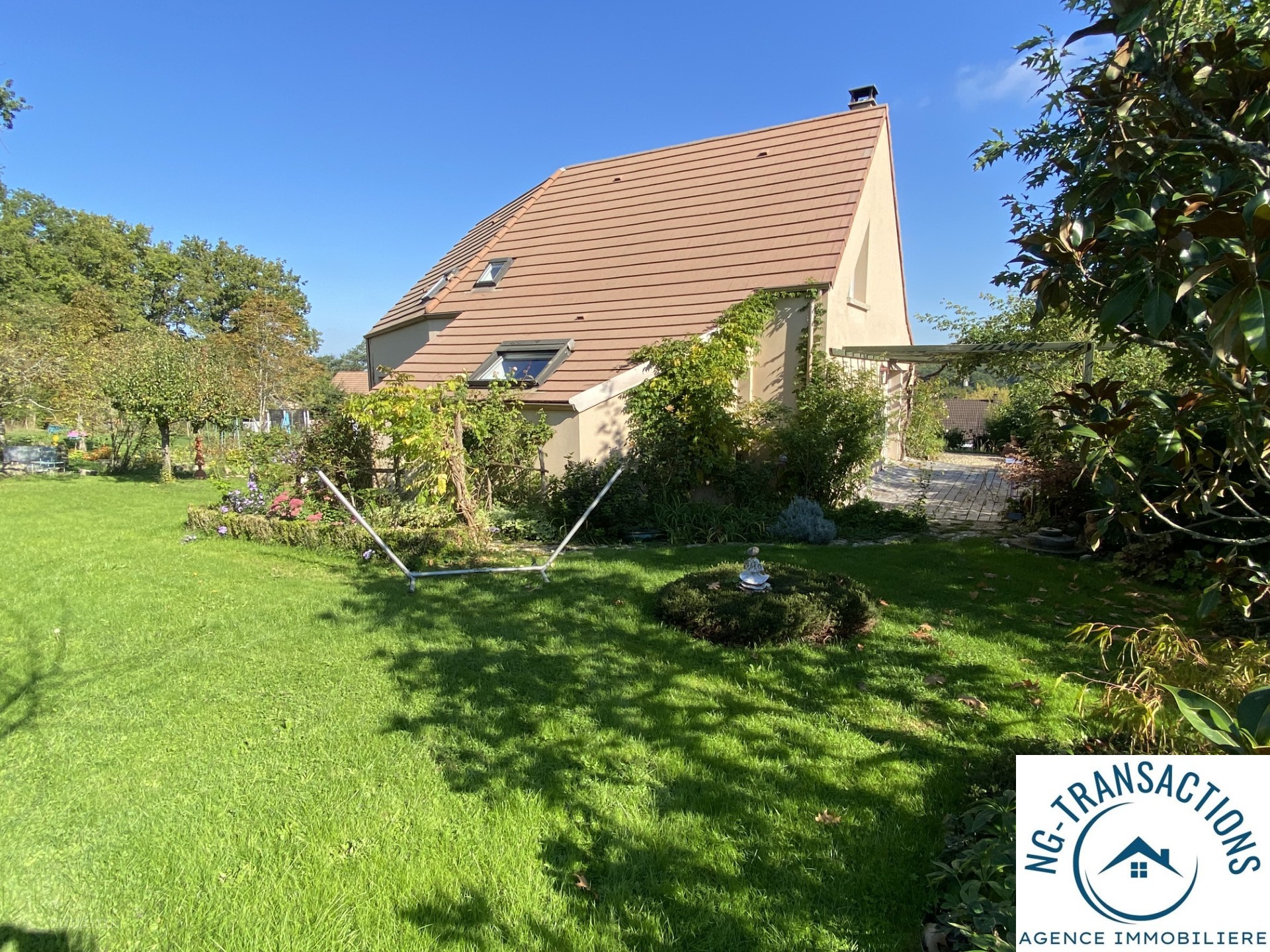 MAISON CONTEMPORAINE AVEC VUE SUR LA CAMPAGNE — photo 6