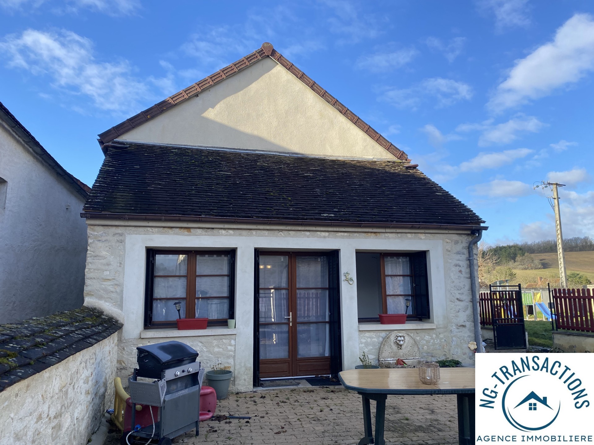 A vendre charmante maison de village située dans la vallée de l'Yonne. — photo 2