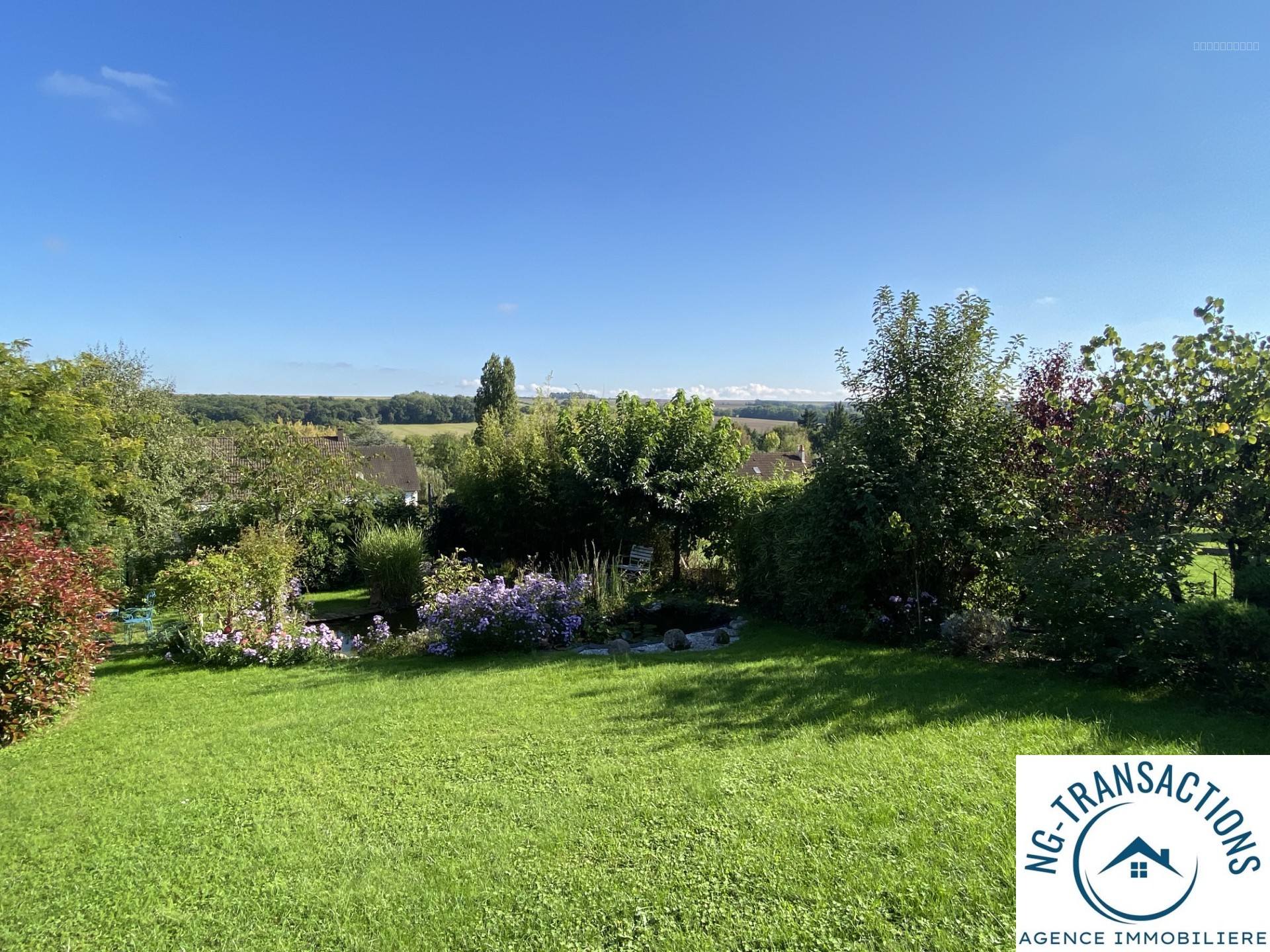 MAISON CONTEMPORAINE AVEC VUE SUR LA CAMPAGNE — photo 5