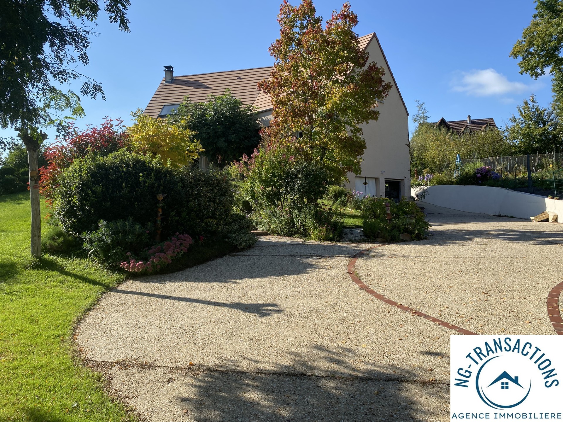 MAISON CONTEMPORAINE AVEC VUE SUR LA CAMPAGNE — photo 2