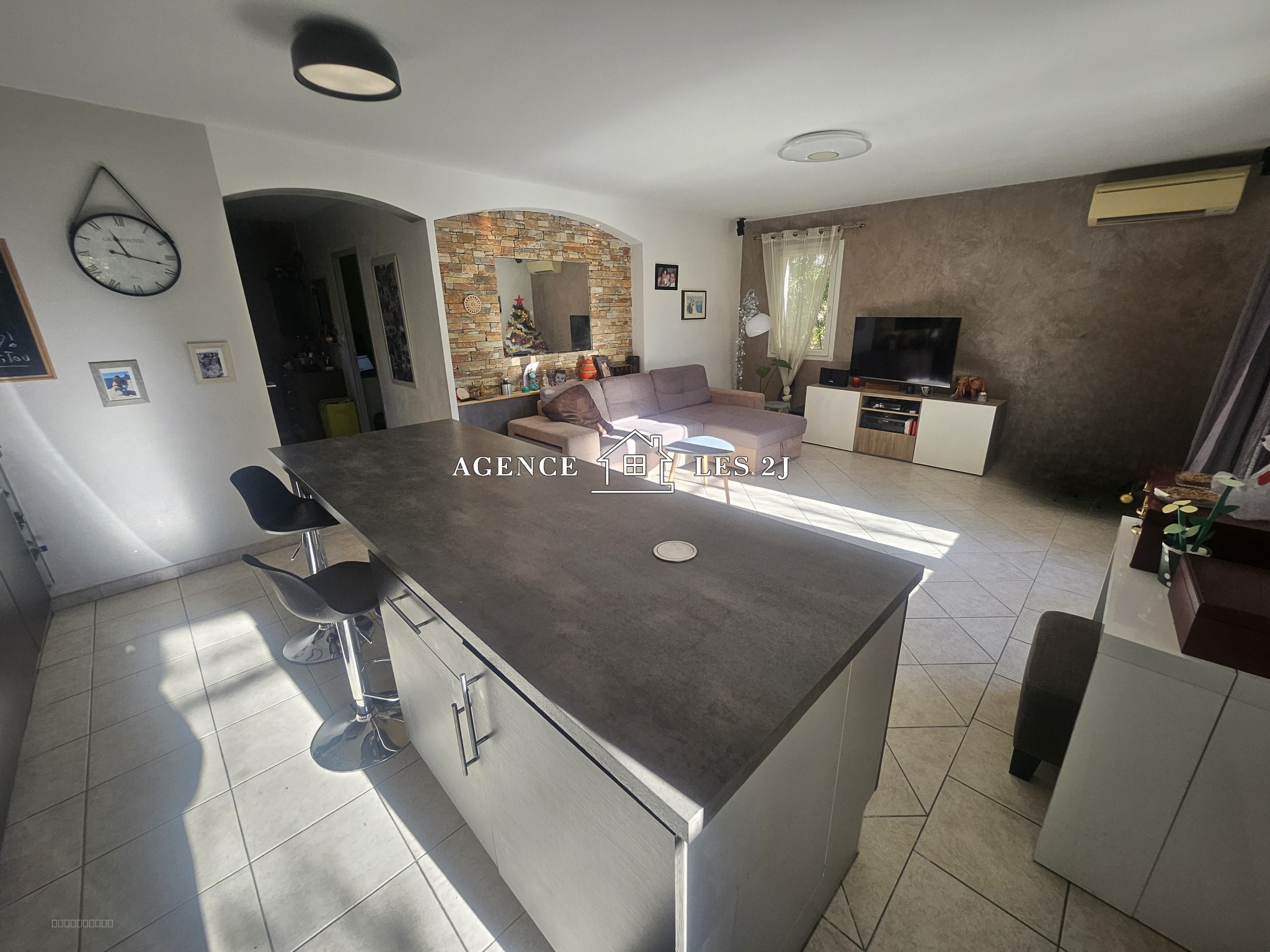 T4 en duplex avec jardin et garage - 13011 LA POMME — photo 6