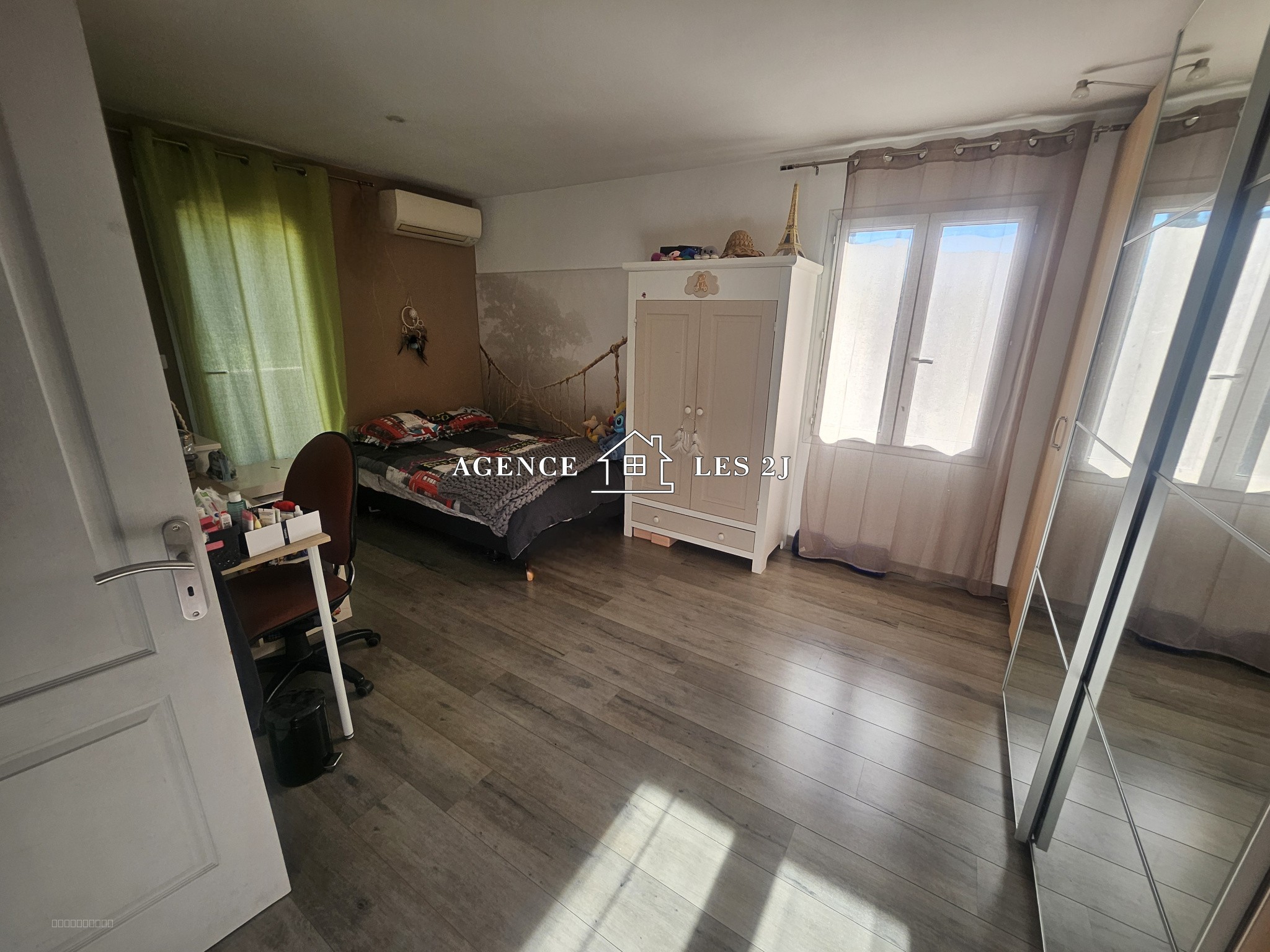 T4 en duplex avec jardin et garage - 13011 LA POMME — photo 10