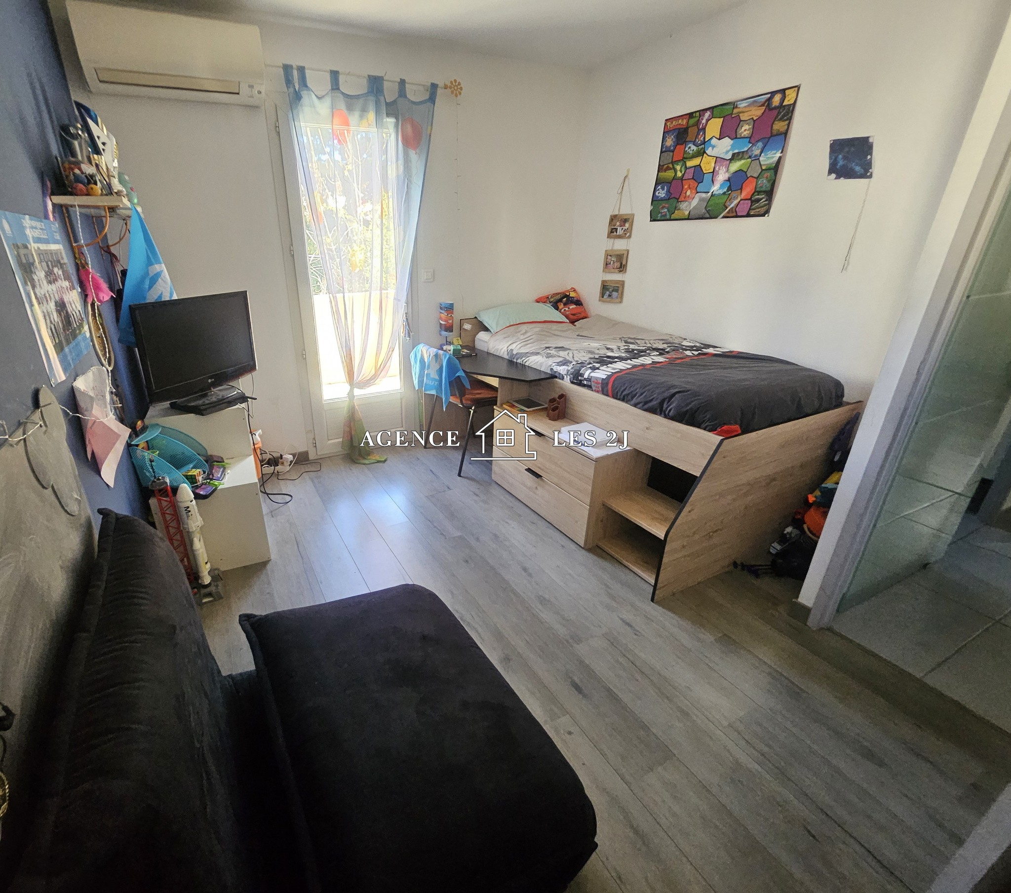 T4 en duplex avec jardin et garage - 13011 LA POMME — photo 8