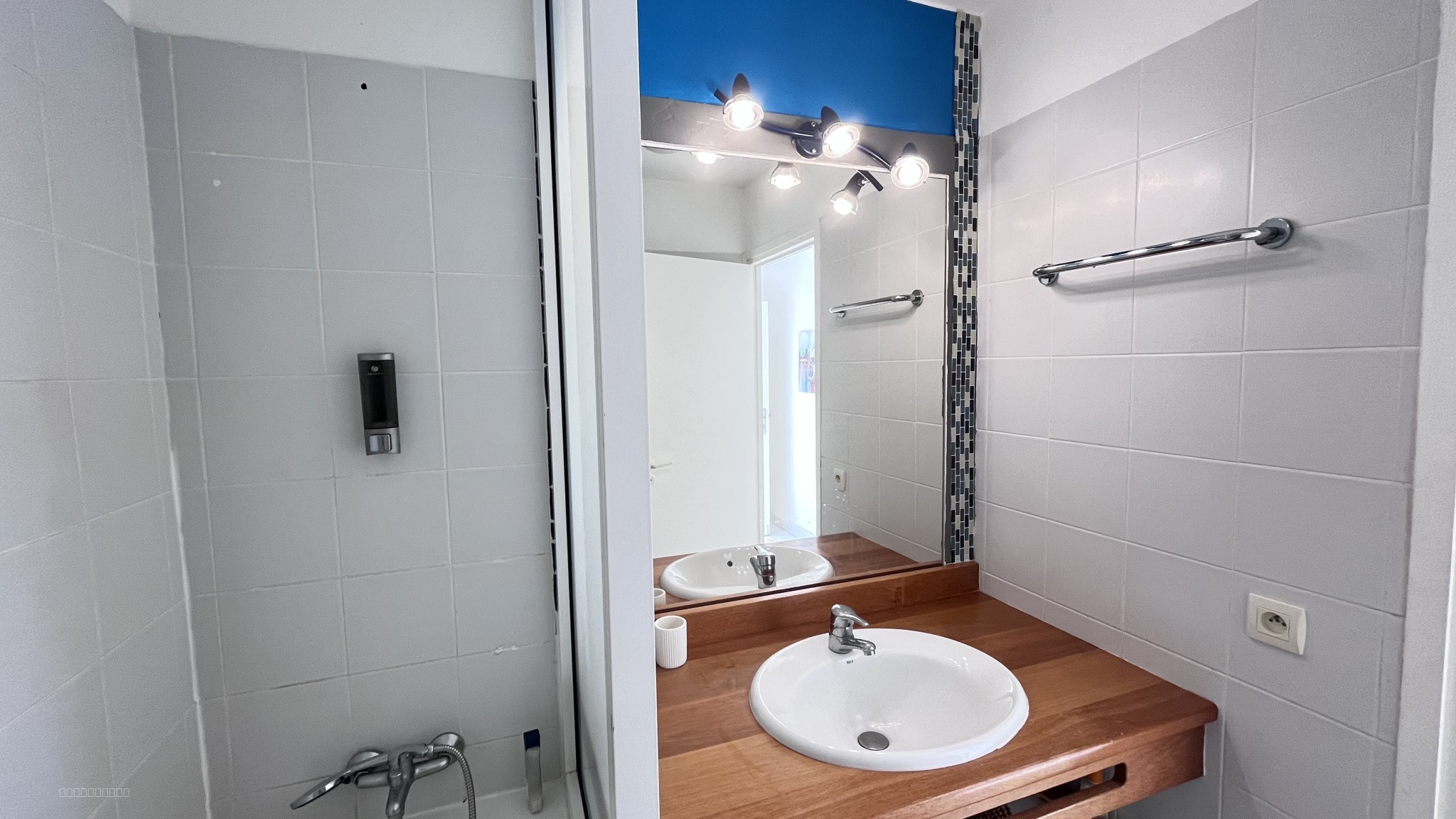 Bel appartement en bord de mer. — photo 12