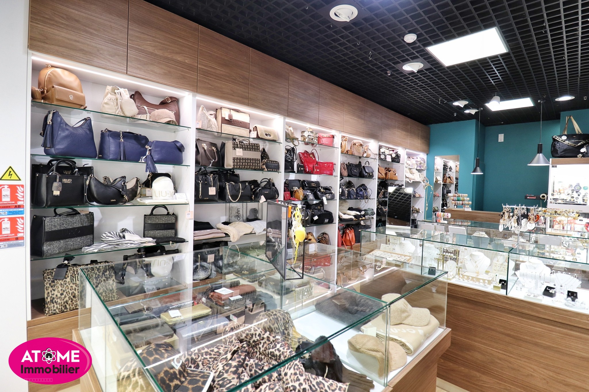 Magnifique fond de commerce - Emplacement no1 Galerie CARREFOUR — photo 2