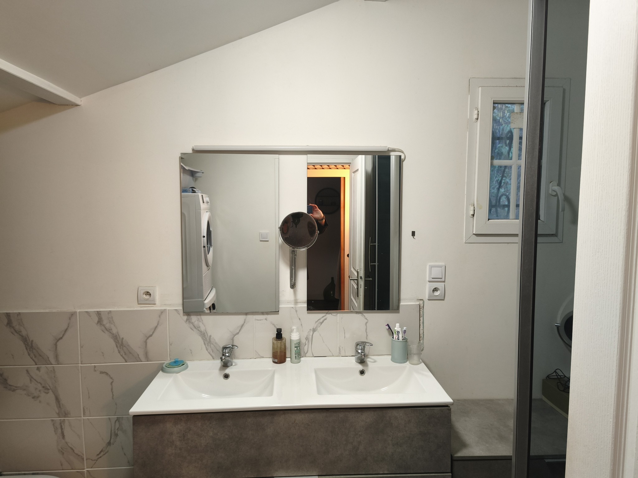 À Voreppe, propriété en vente pour famille avec enfants avec terrasse — photo 13