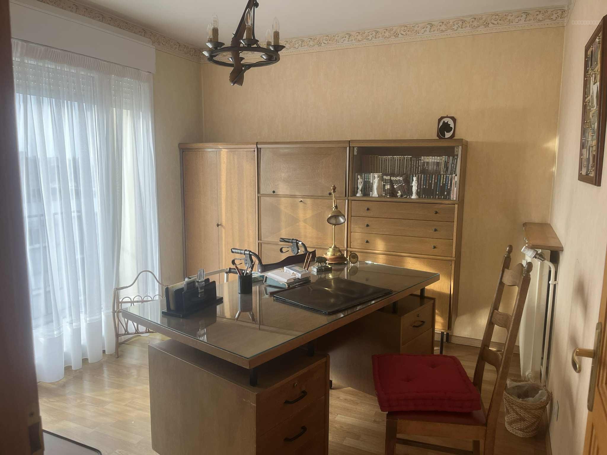 SPACIEUX APPARTEMENT AVEC VUE QUARTIER PRISE — photo 7
