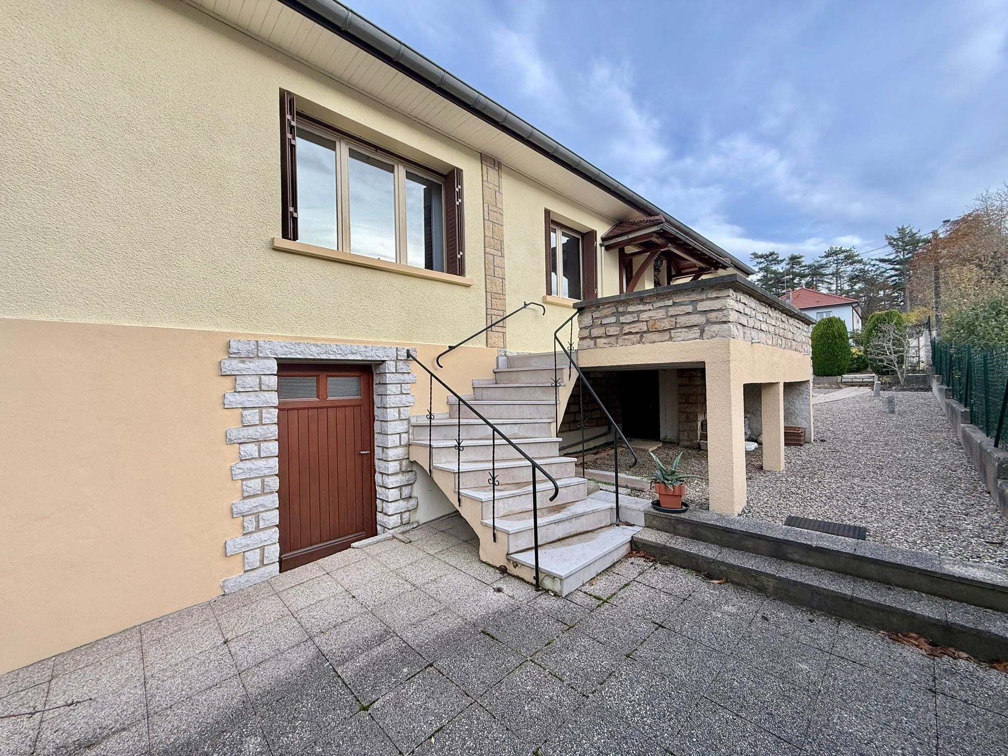 À SAISIR   GRANDE MAISON FAMILIALE À RÉNOVER   SECTEUR DIVIO — photo 4