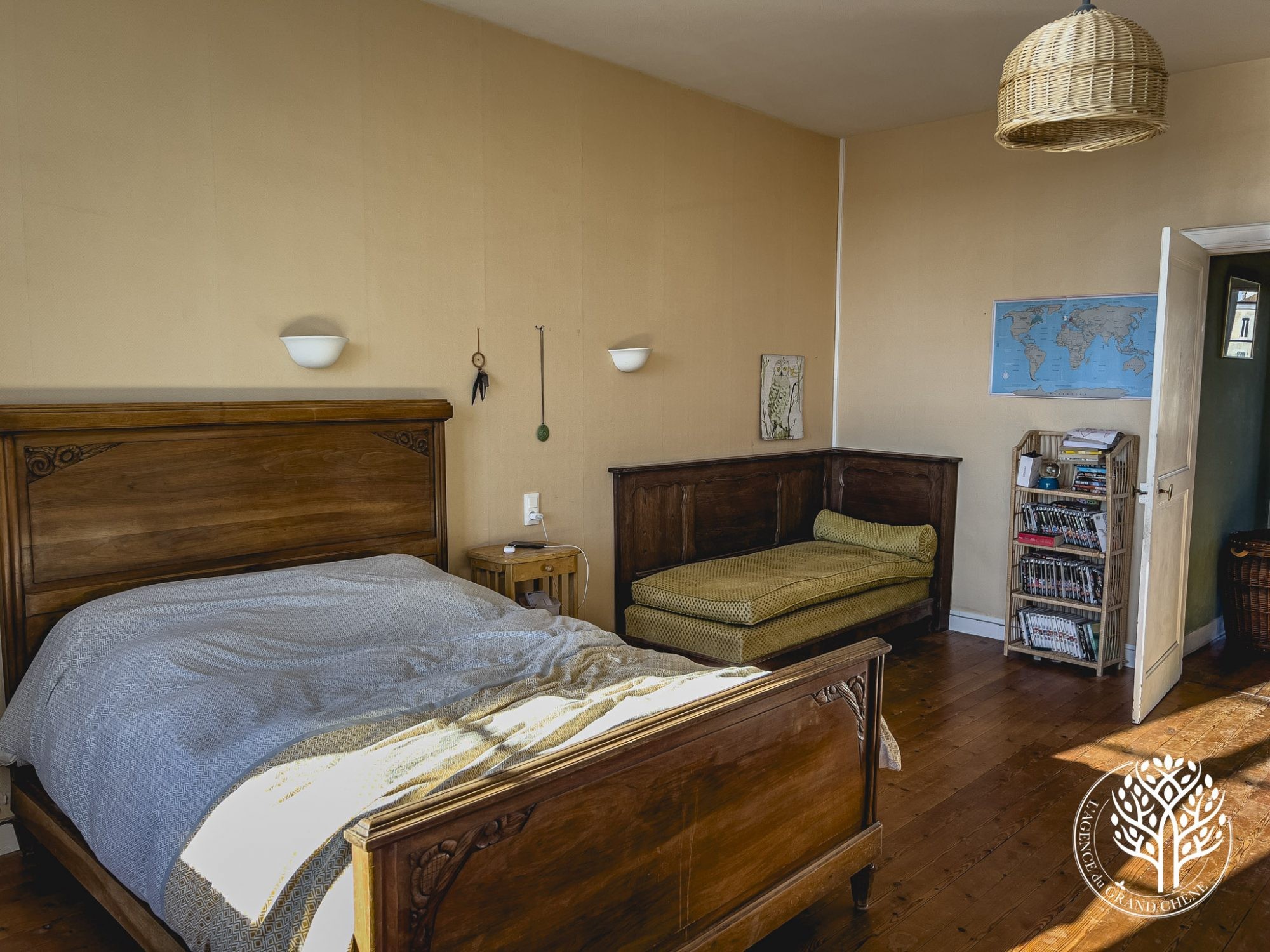MAISON DE VILLE SPACIEUSE ET SON JARDIN PROCHE DE ROCHEFORT — photo 18