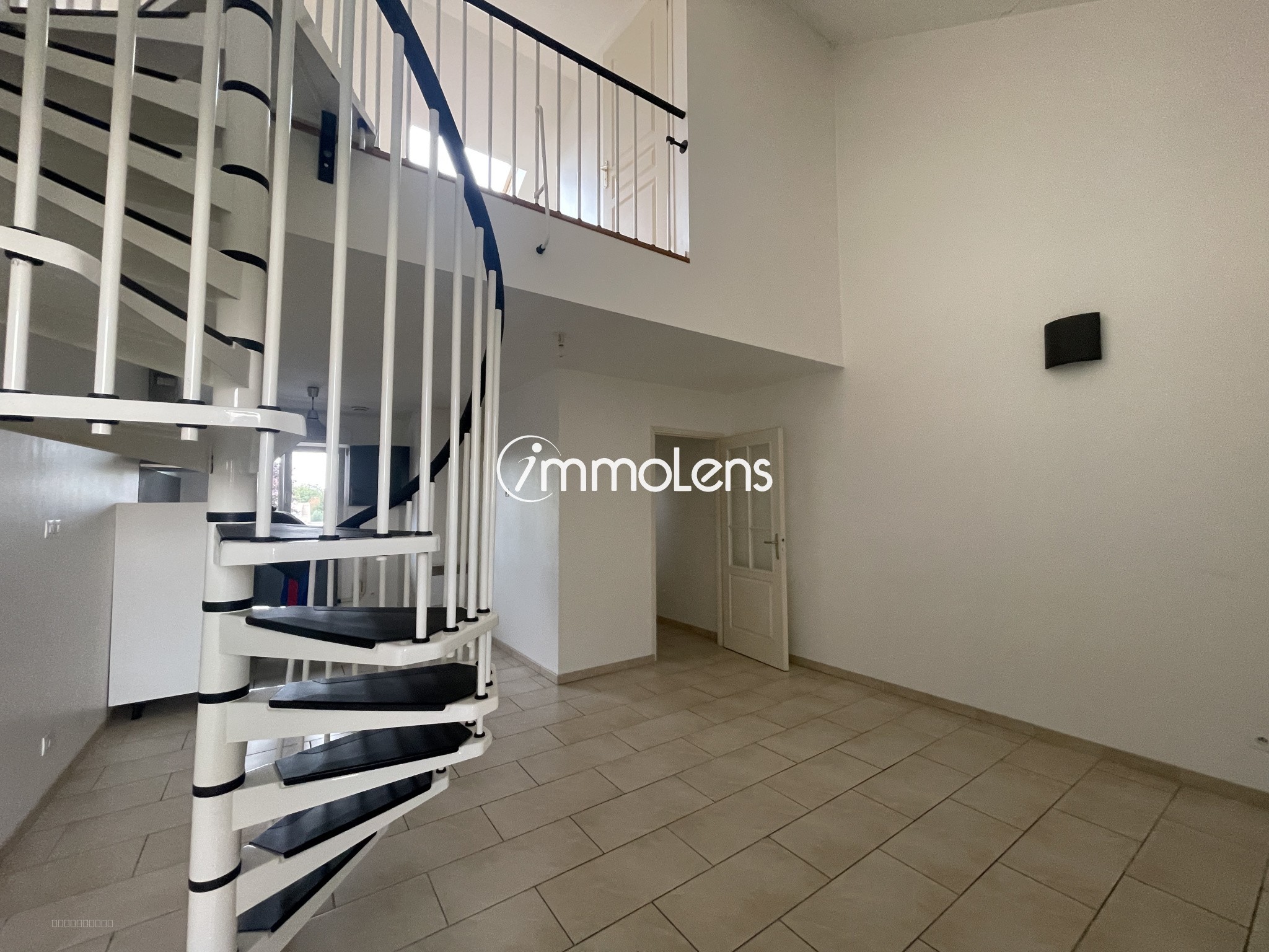 F2 duplex blacon parking — photo 14