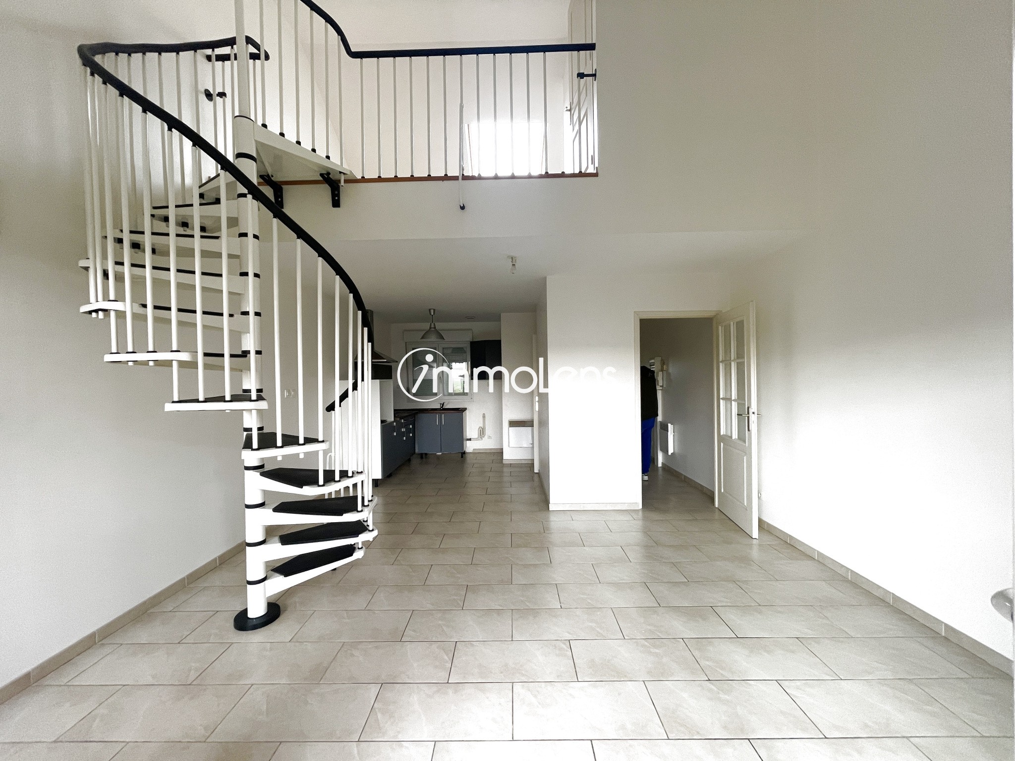F2 duplex blacon parking — photo 2