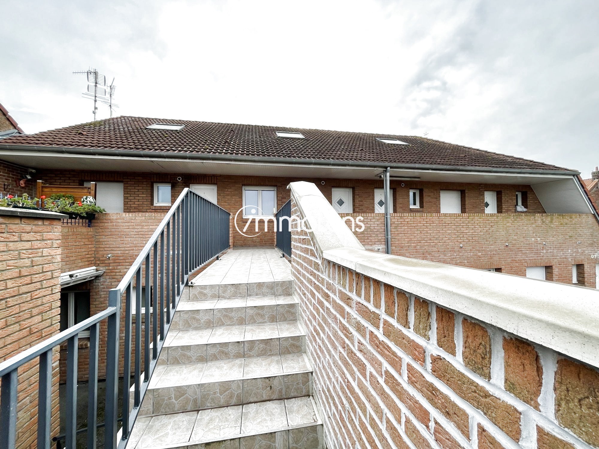 F2 duplex blacon parking — photo 11
