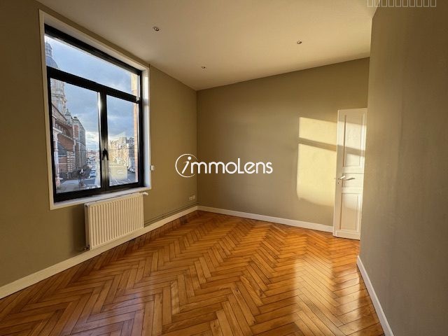 LENS COEUR DE VILLE BEL APPARTEMENT T4 BIS RÉNOVÉ 116 M2 3 CHAMBRES. CAVE 2 PIECES 35 M2 — photo 3