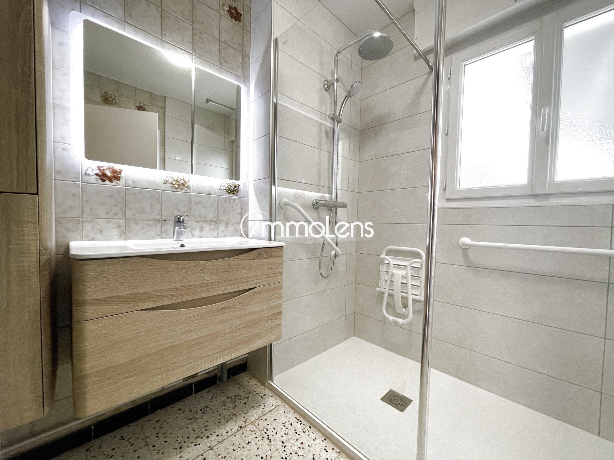 LEFOREST, maison type 6 - 4 chambres - 1835m2 -  jardin clos et arboré — photo 3