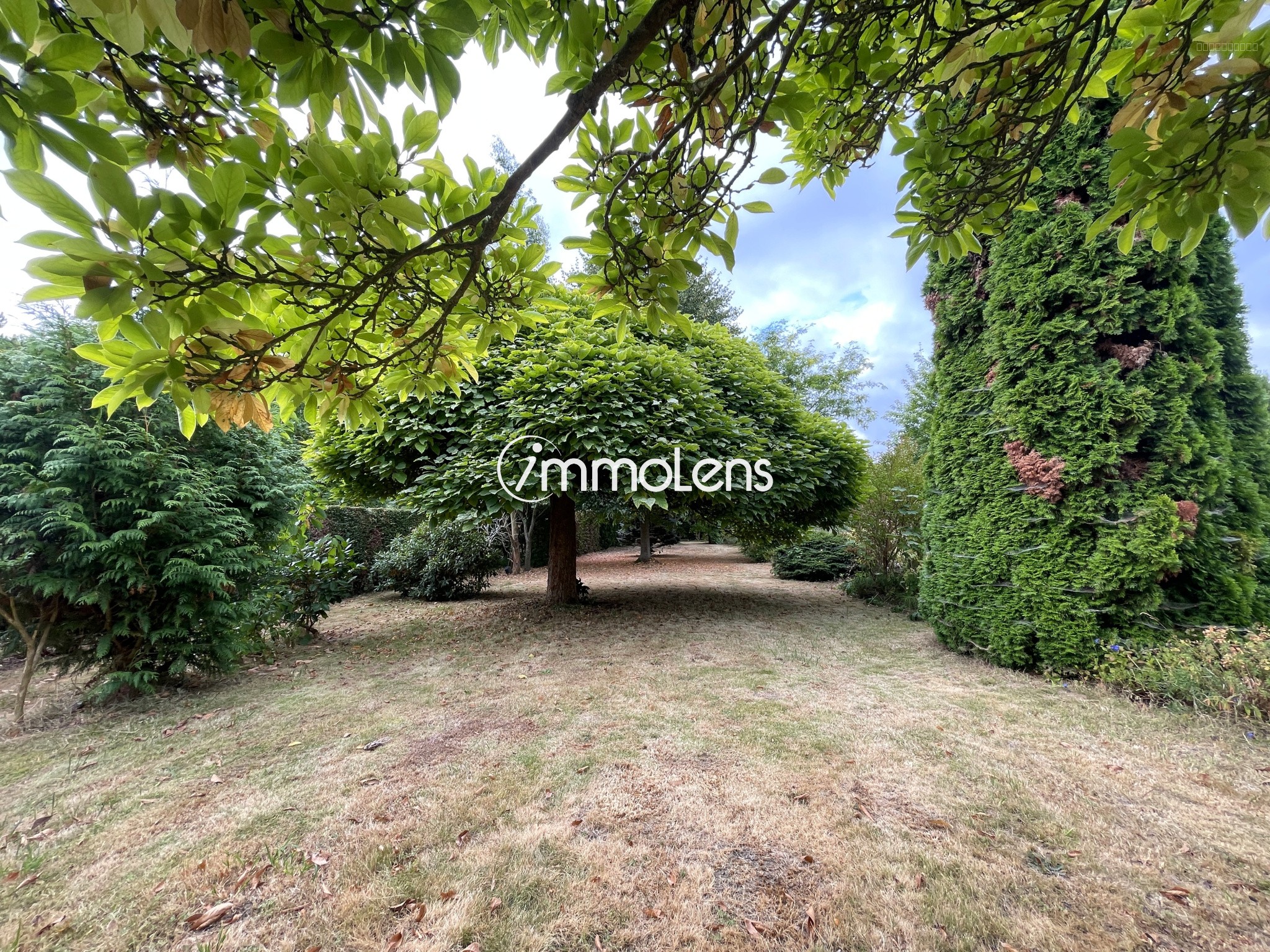 LEFOREST, maison type 6 - 4 chambres - 1835m2 -  jardin clos et arboré — photo 1
