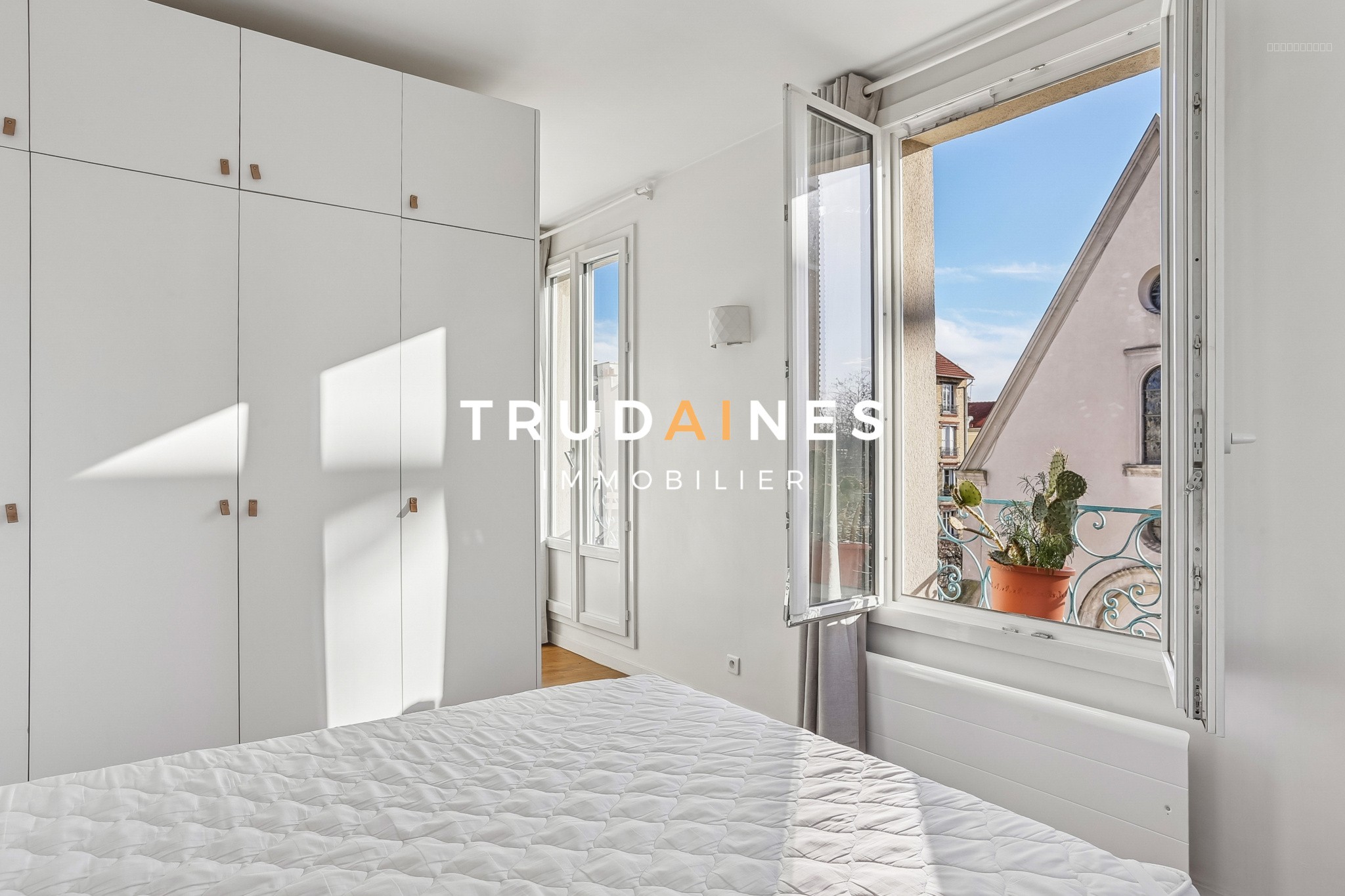 Appartement rénové à Puteaux l'Eglise centre avec balcon, — photo 11