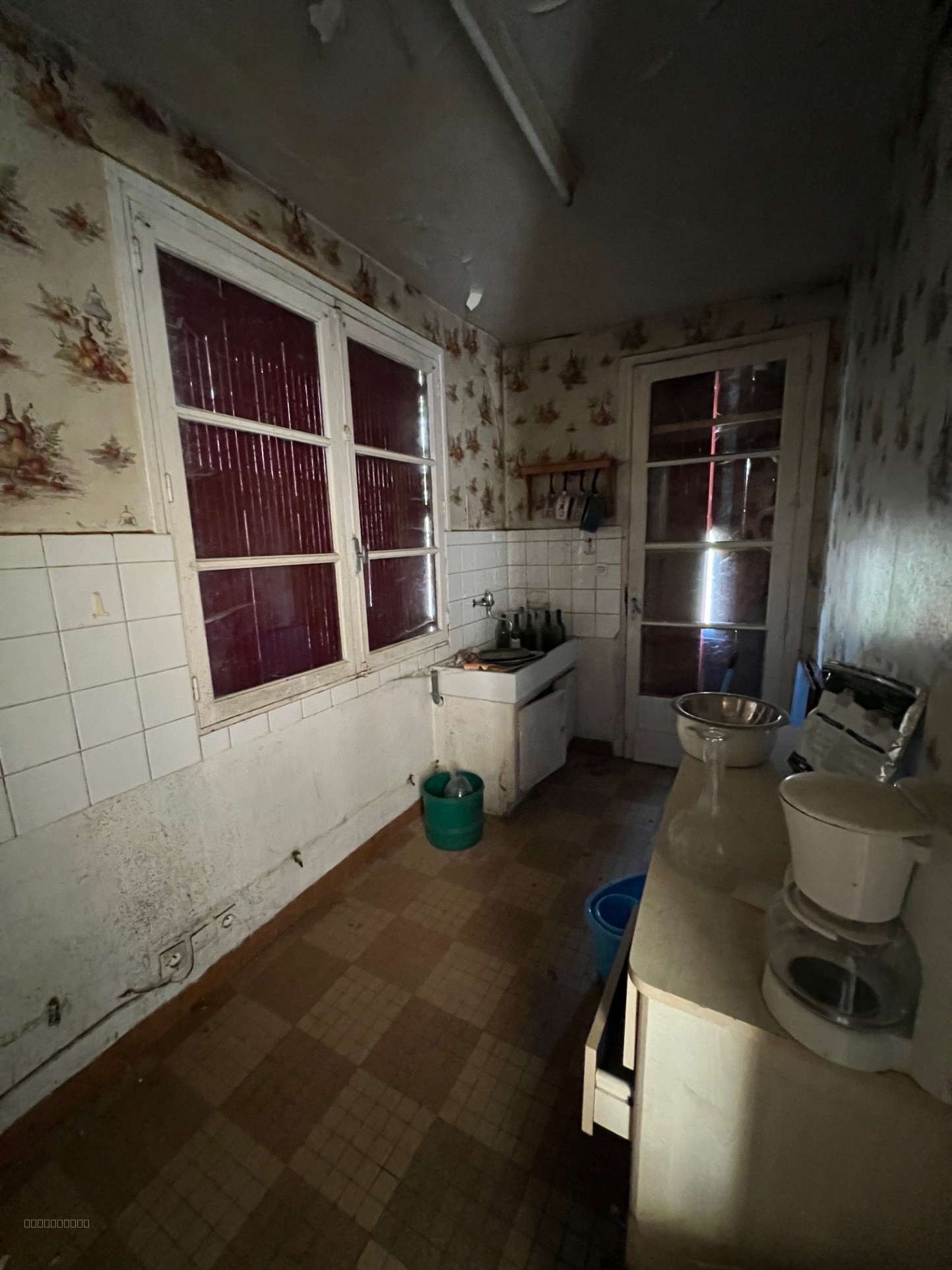 Batisse avec dépendances à rénover — photo 10