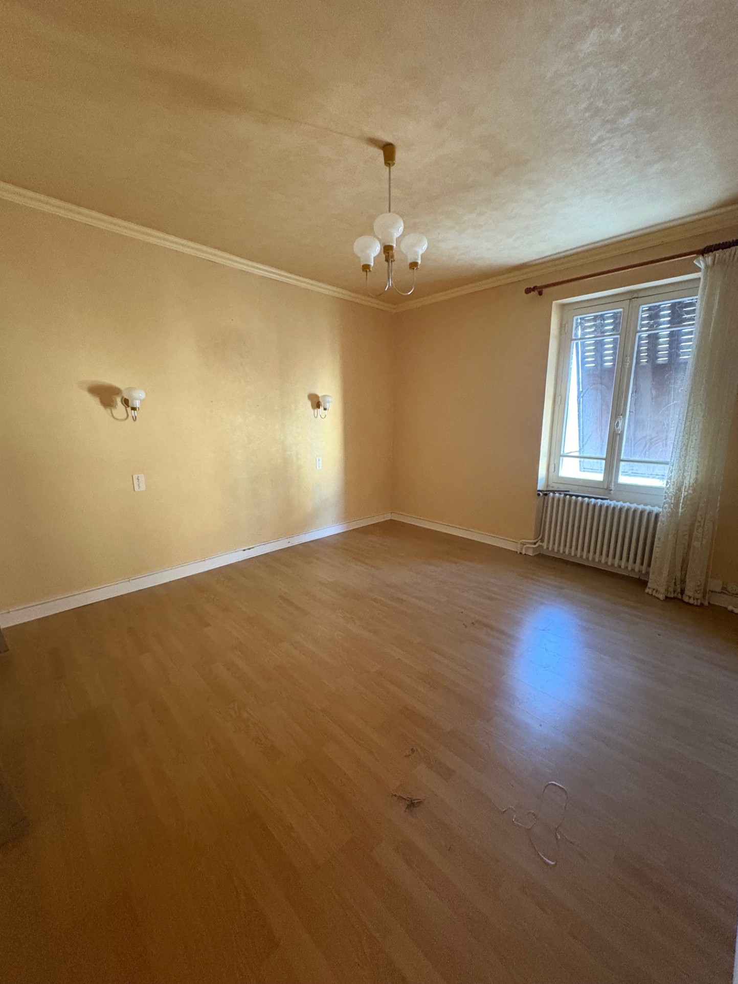 Maison de ville avec dépendances et terrain de 1000 m2 — photo 16