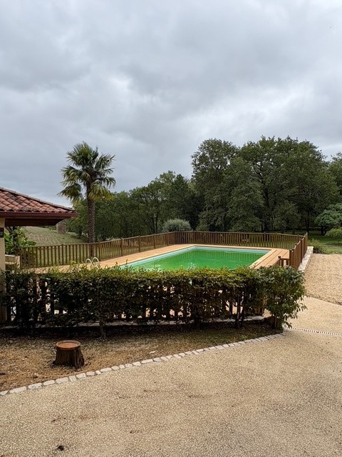 BELLE PROPRIETE EN PERIGORD NOIR AVEC DEUX GITES ET PISCINE AVEC PRESQUE 9 HECTARES — photo 9