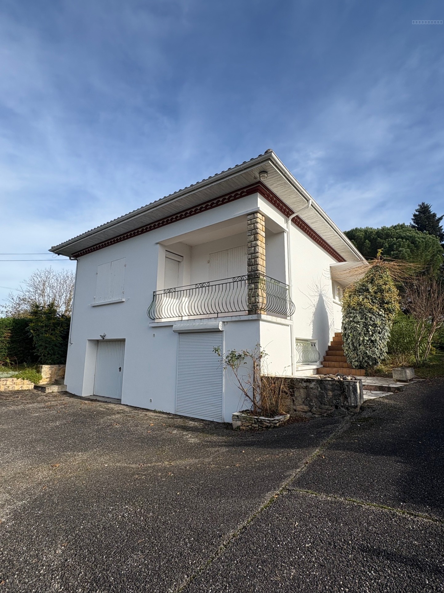 Maison de 4 chambres sur sous sol avec jardin arboré au calme — photo 3