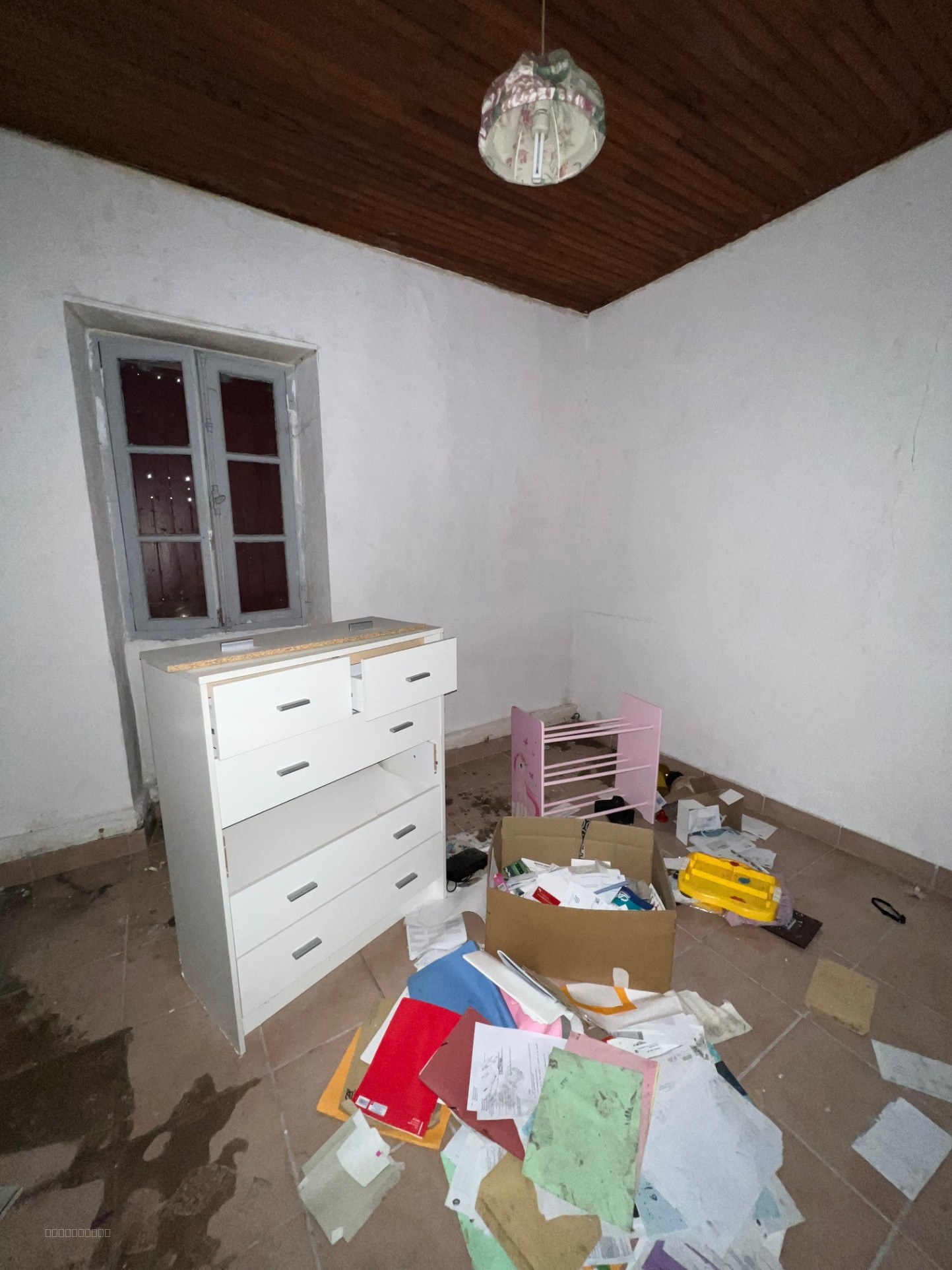 Batisse avec dépendances à rénover — photo 8