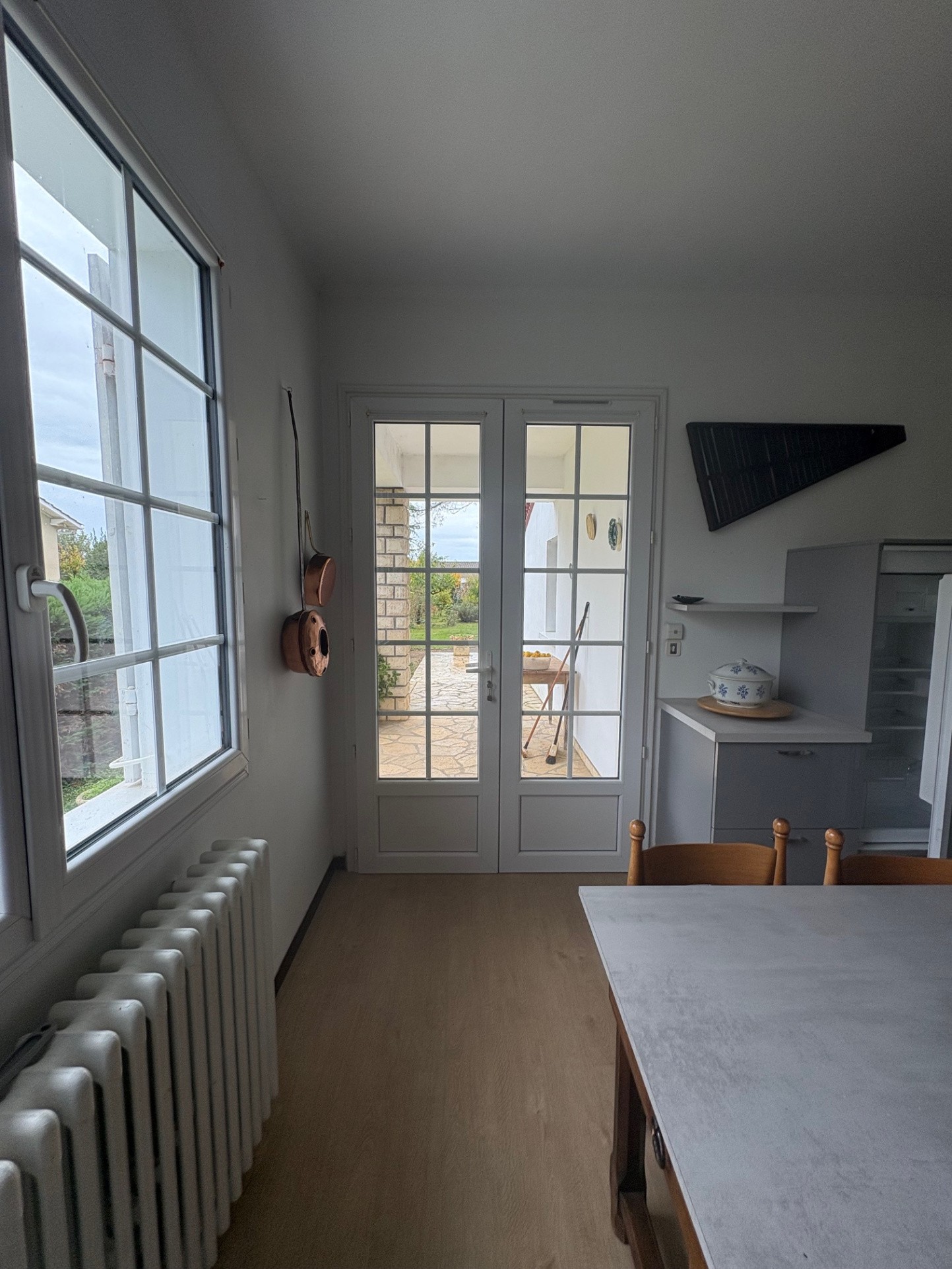 Maison de 4 chambres sur sous sol avec jardin arboré au calme — photo 18