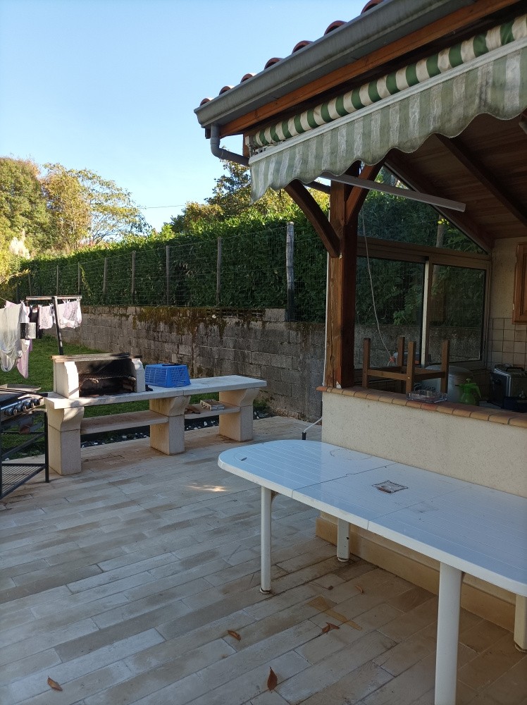 Venez découvrir cette agréable maison semi-enterré sur un jolie terrain arboré de 2400 m2 avec un puit — photo 15