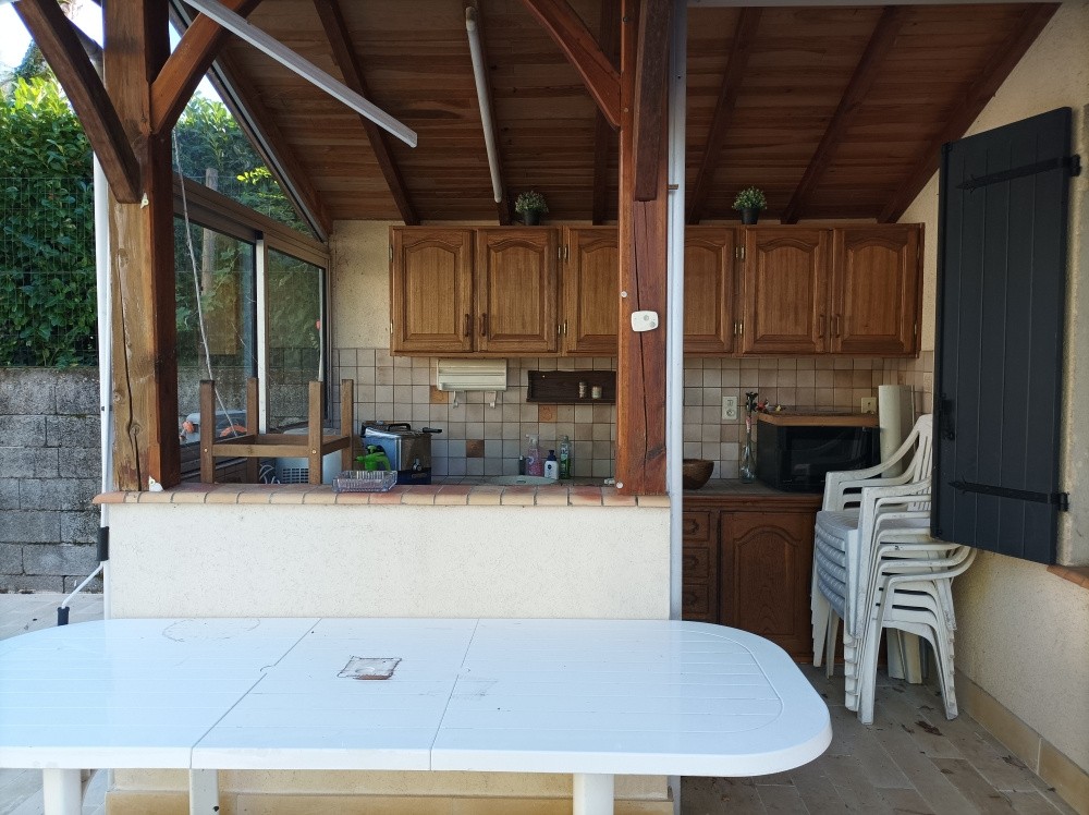 Venez découvrir cette agréable maison semi-enterré sur un jolie terrain arboré de 2400 m2 avec un puit — photo 14