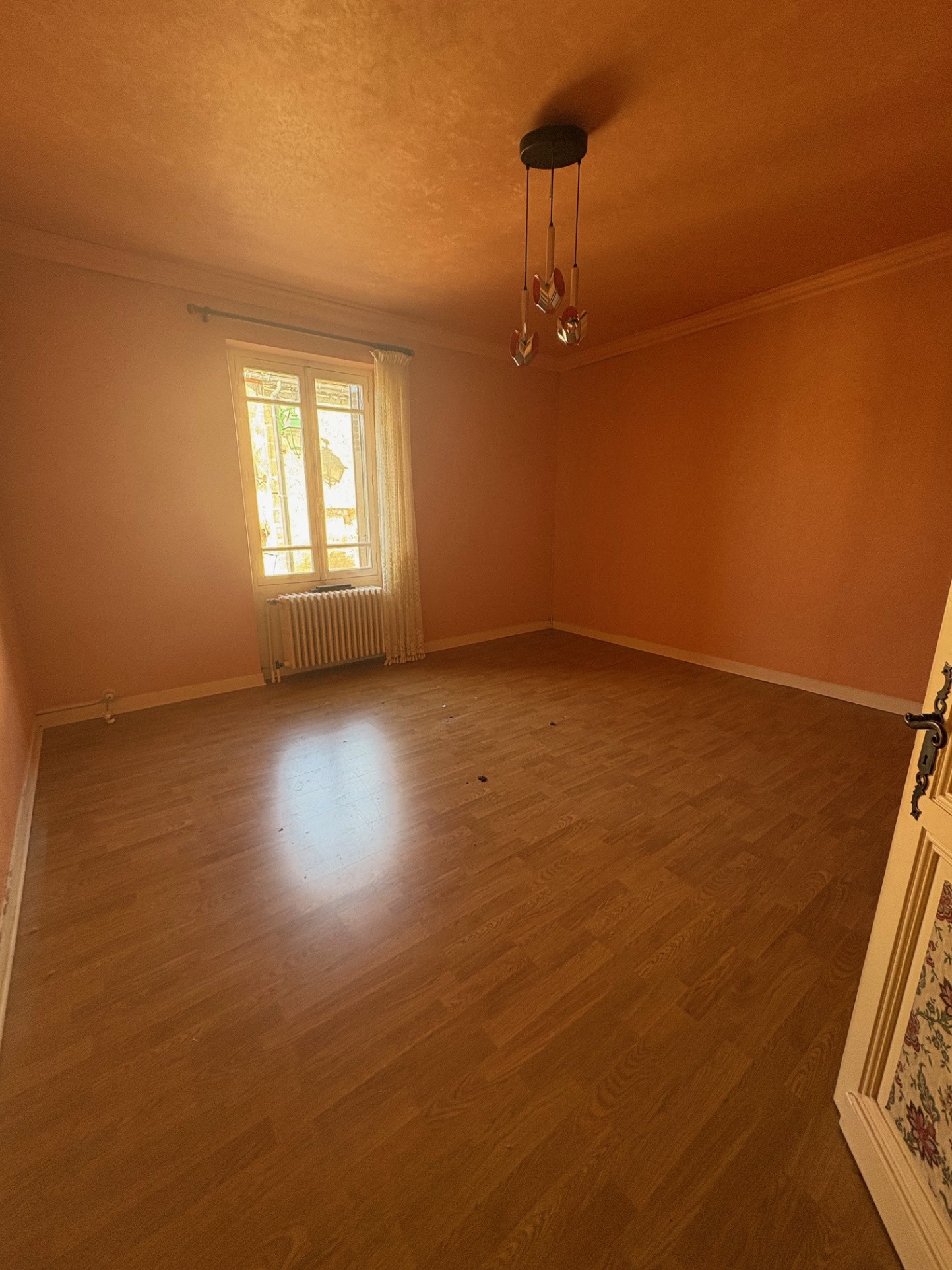 Maison de ville avec dépendances et terrain de 1000 m2 — photo 19
