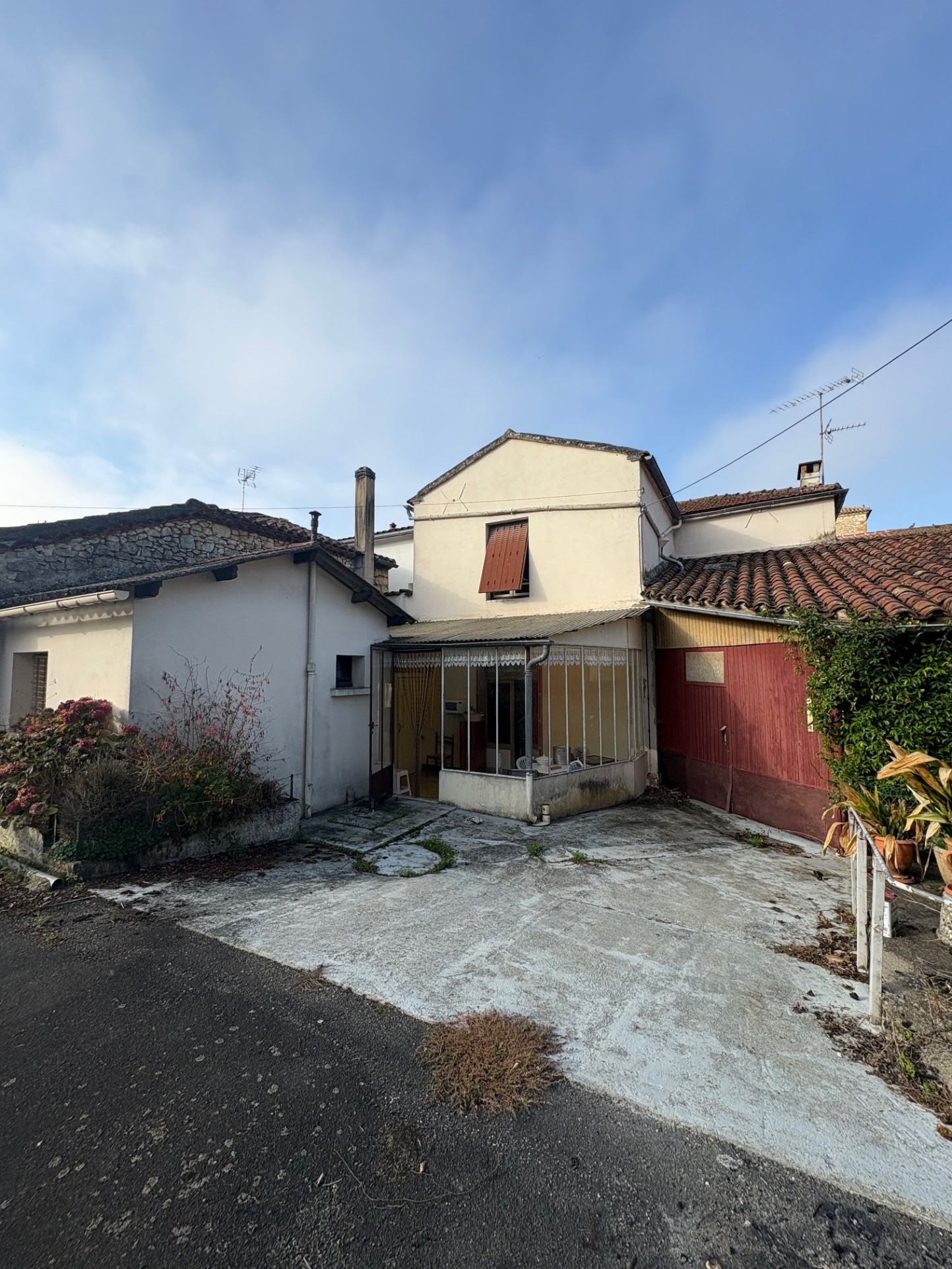 Maison de ville avec dépendances et terrain de 1000 m2 — photo 20