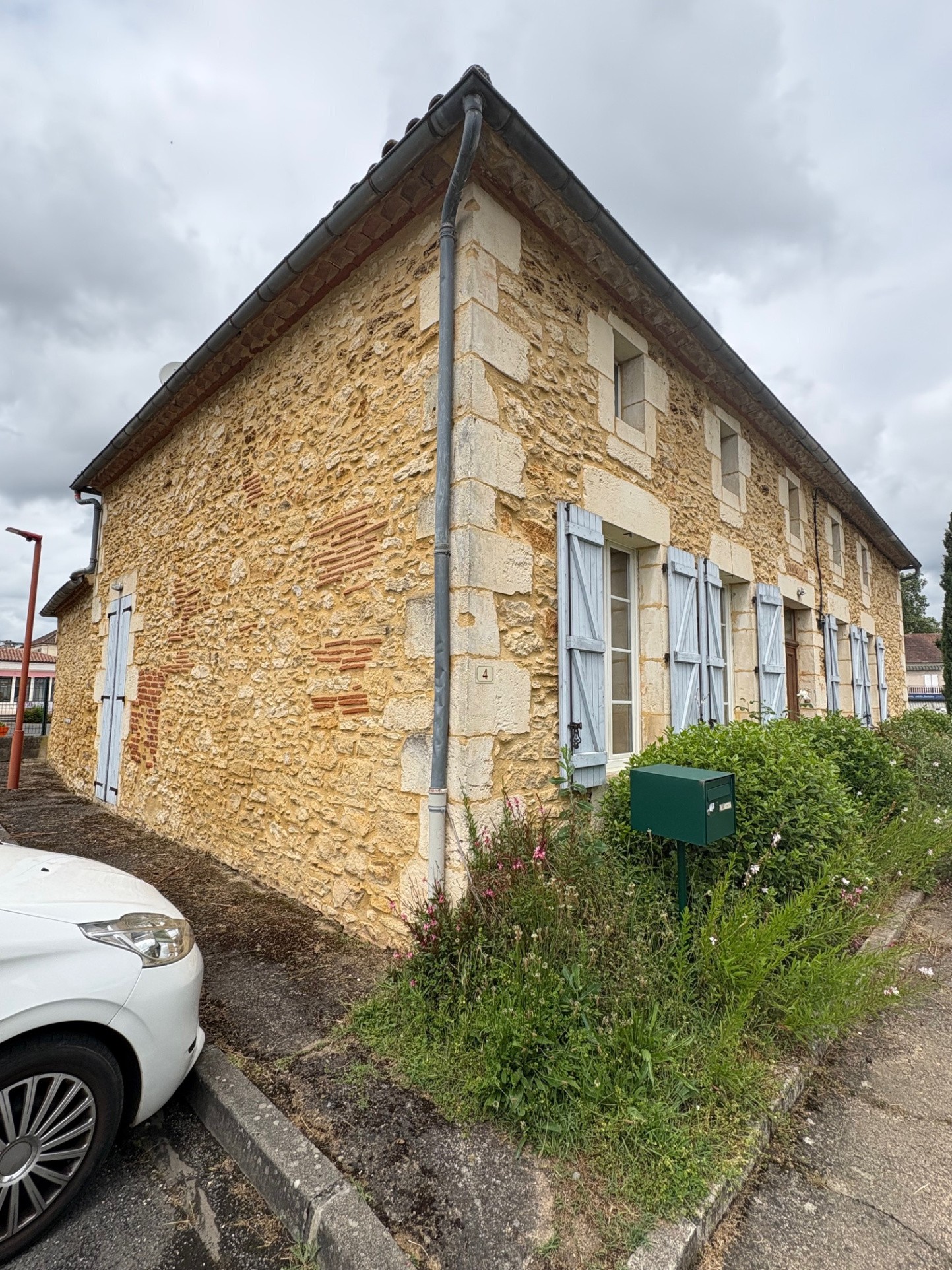 CHARMANTE MAISON EN PIERRE EN PLEIN CENTRE DE MONSEMPRON LIBOS — photo 20
