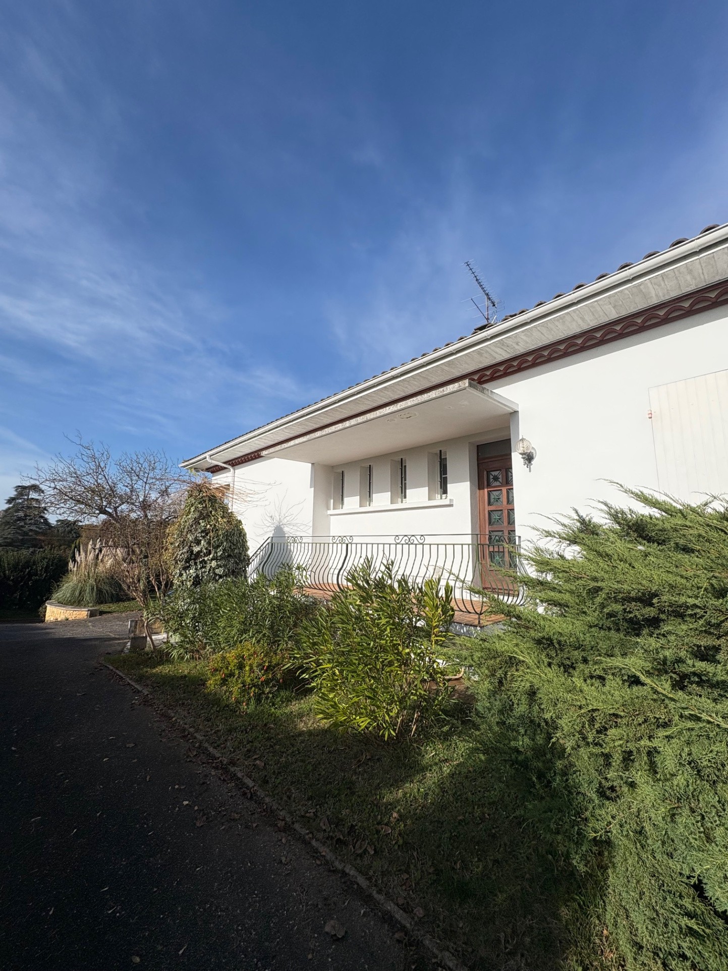 Maison de 4 chambres sur sous sol avec jardin arboré au calme — photo 5
