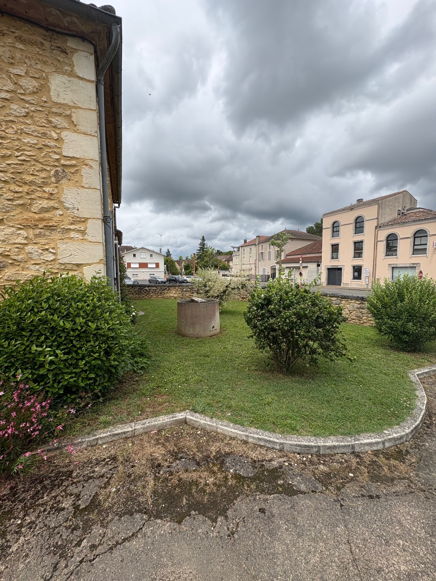 CHARMANTE MAISON EN PIERRE EN PLEIN CENTRE DE MONSEMPRON LIBOS — photo 19