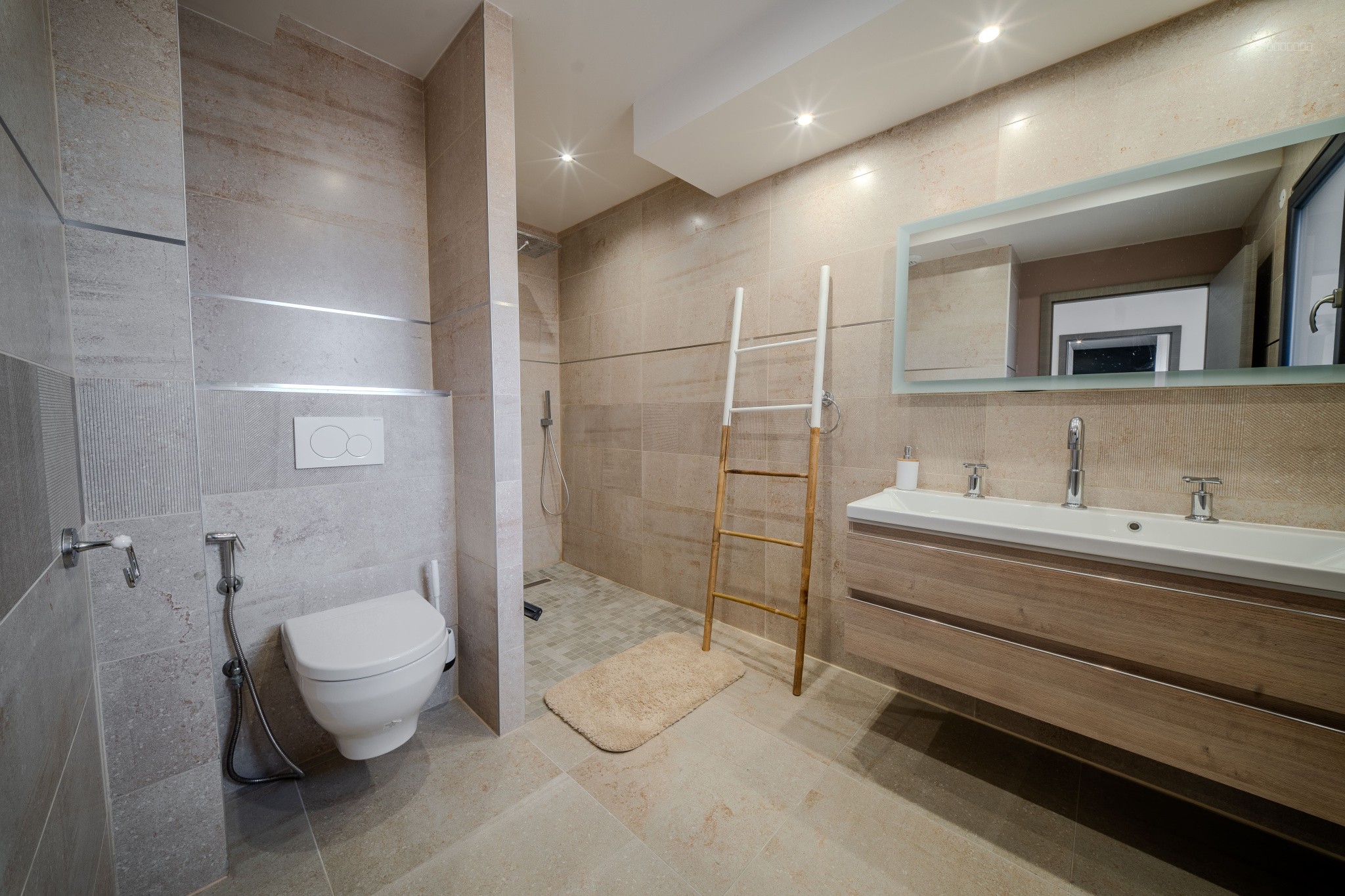 VILLA — photo 15