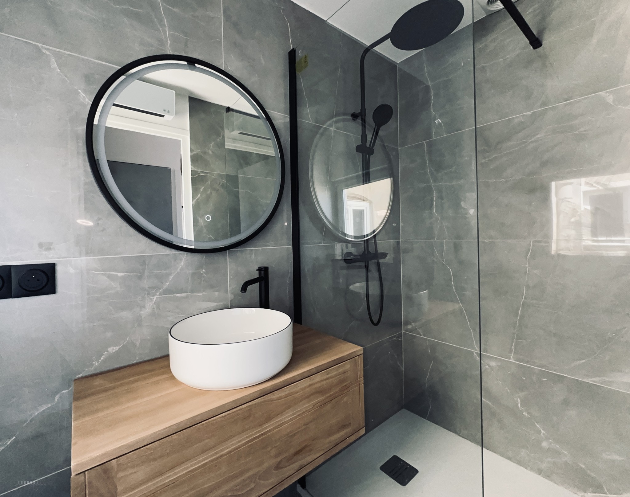 Exclusivité   T2 rénové   Périer, 8e arrondissement de Marseille — photo 2