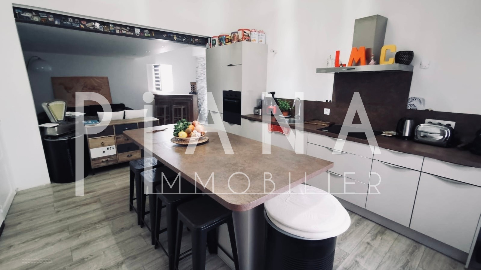 IMMEUBLE A VENDRE - 2 commerces loués et 1 appartement libre — photo 2